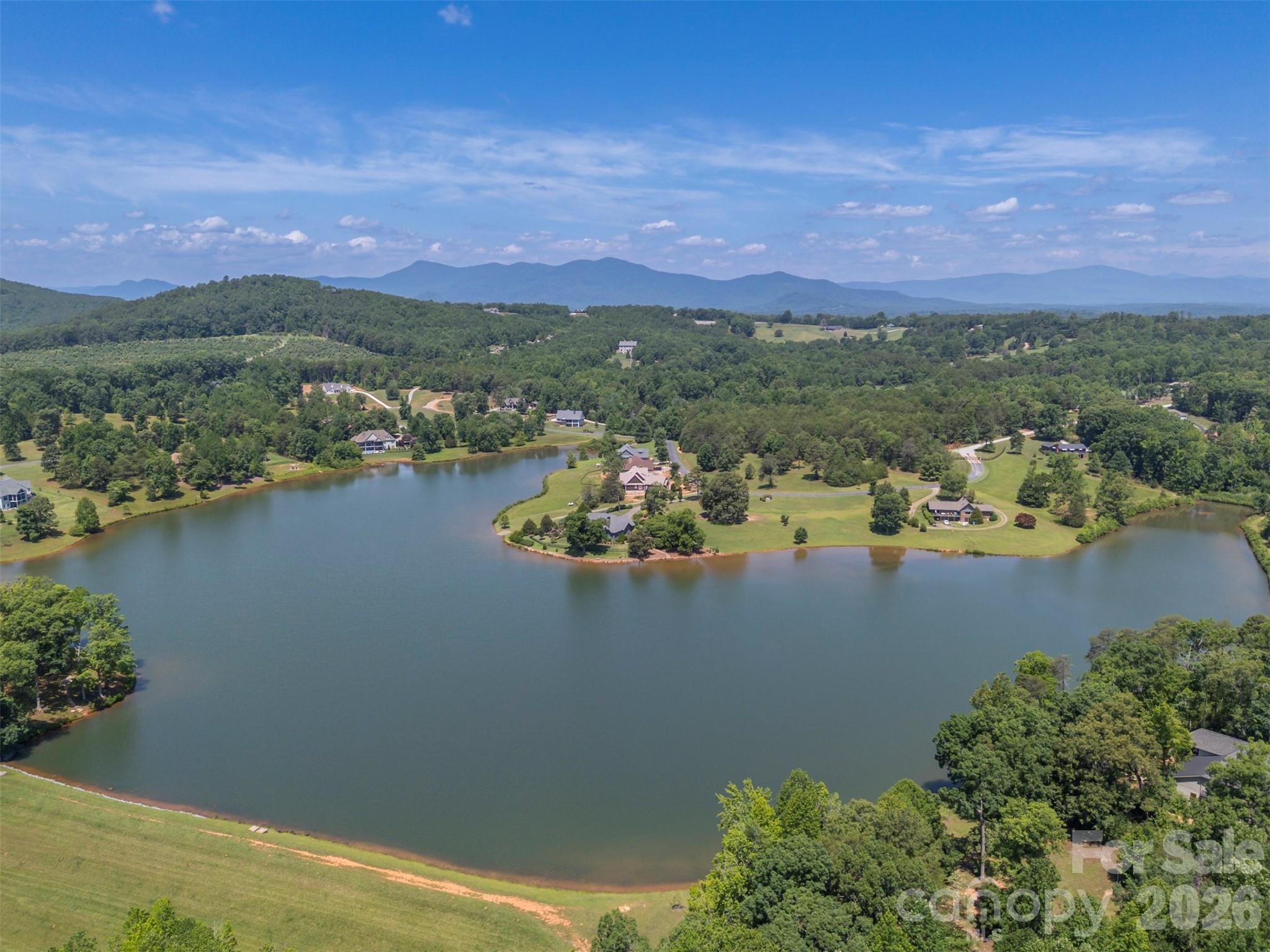 Walking trails around Derbyshire and the lake - 398 Mapleton Lane, Columbus