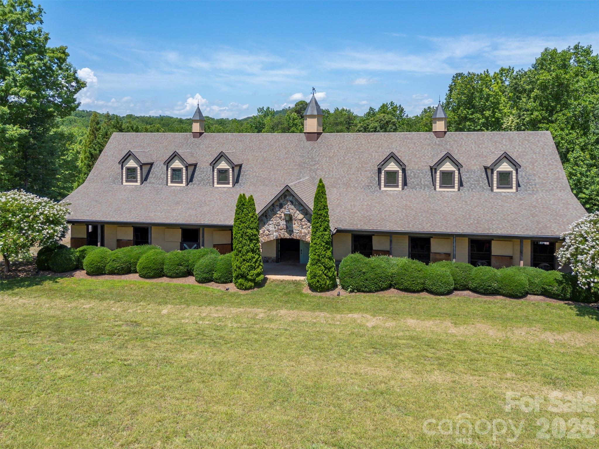 Community barn with wash-stall, tack room, bathroom, laundry - 398 Mapleton Lane, Columbus