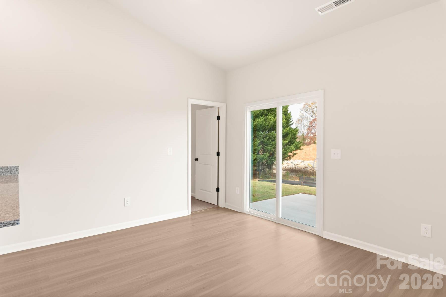 Single Family Residence at 421 Robindale Court, Winston Salem, photo 11 of 23