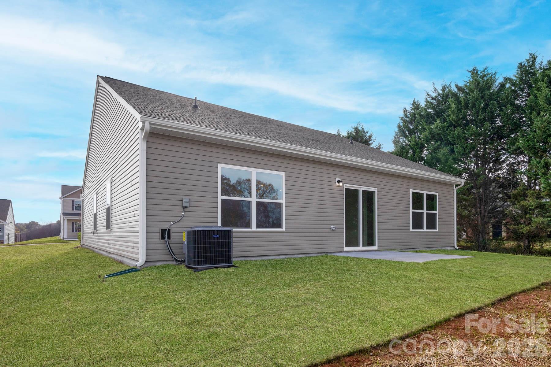 Single Family Residence at 421 Robindale Court, Winston Salem, photo 21 of 23
