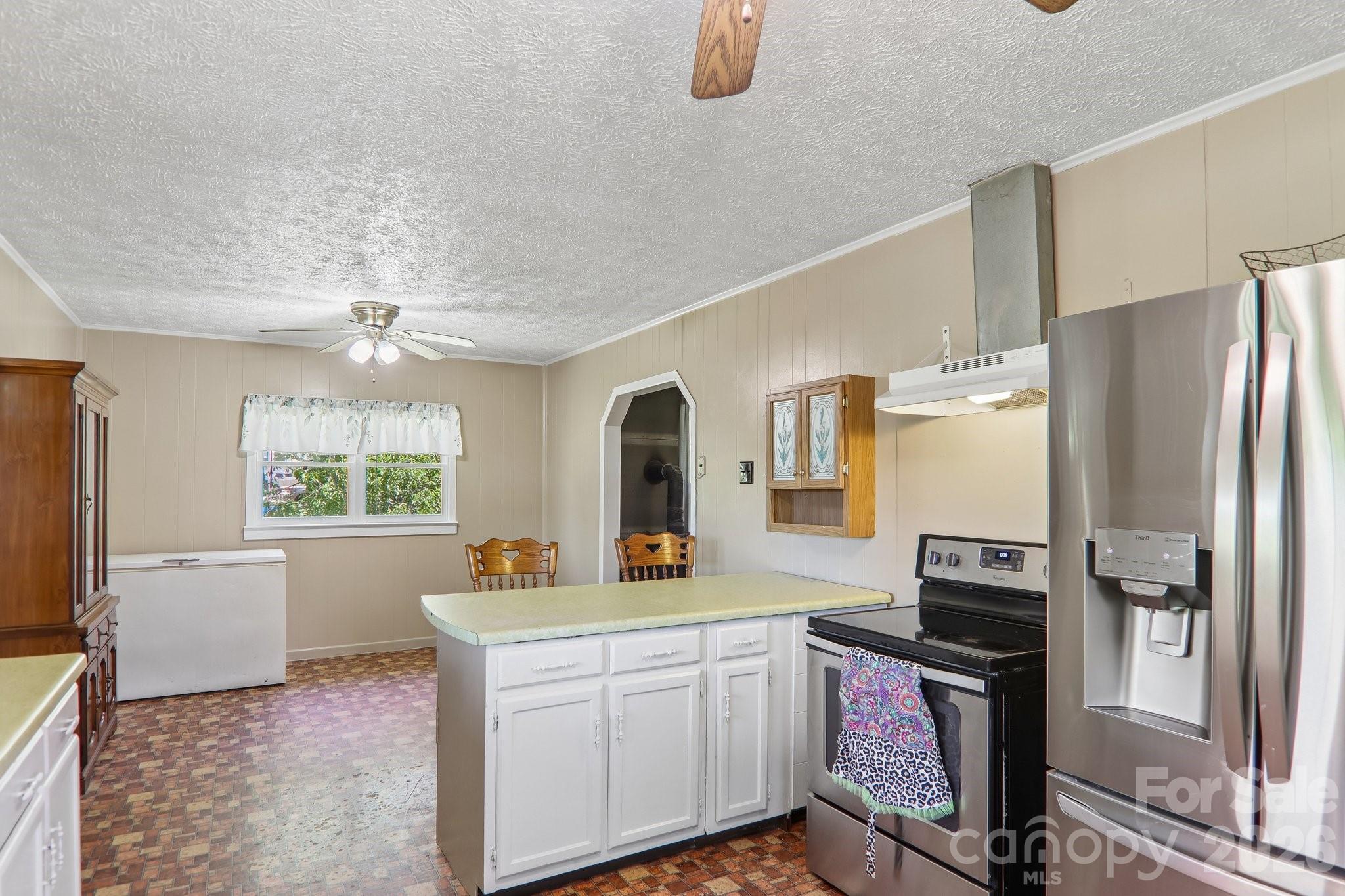 Single Family Residence at 414 Skyline Drive, Canton, photo 12 of 38