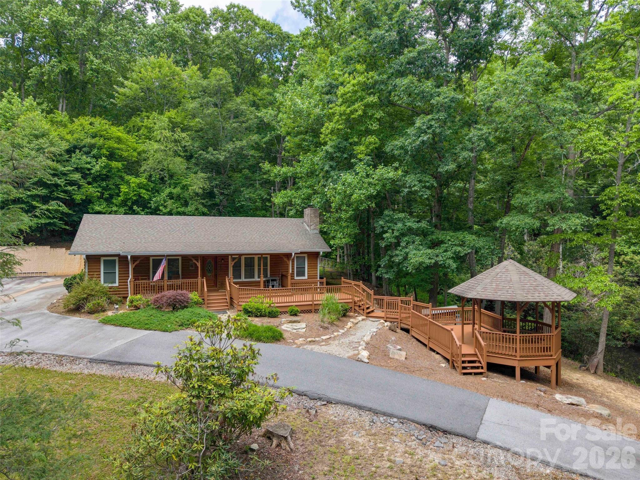 Single Family Residence at 743 Kyles Creek Road, Hendersonville, photo 2 of 48