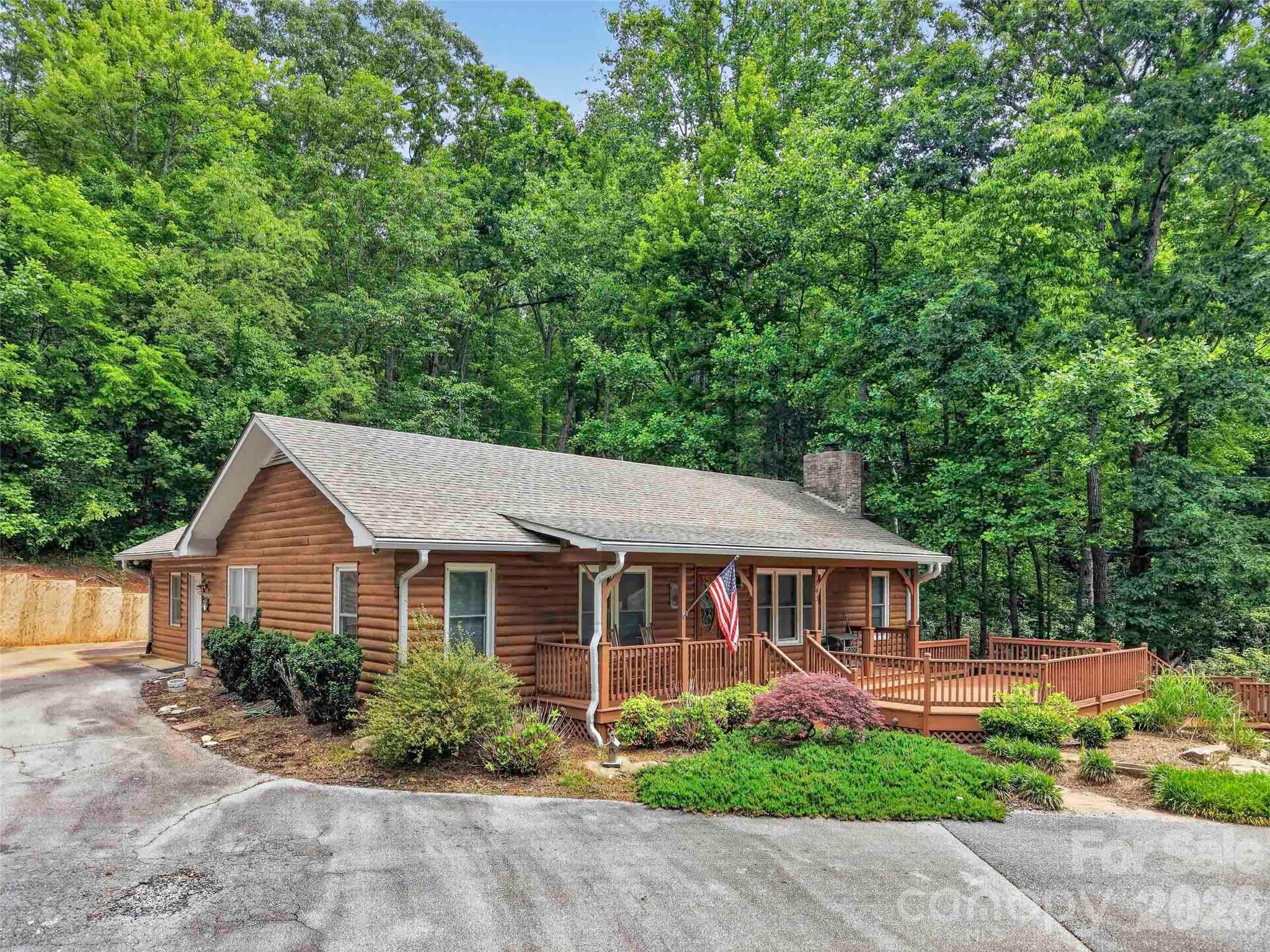 Single Family Residence at 743 Kyles Creek Road, Hendersonville, photo 4 of 48
