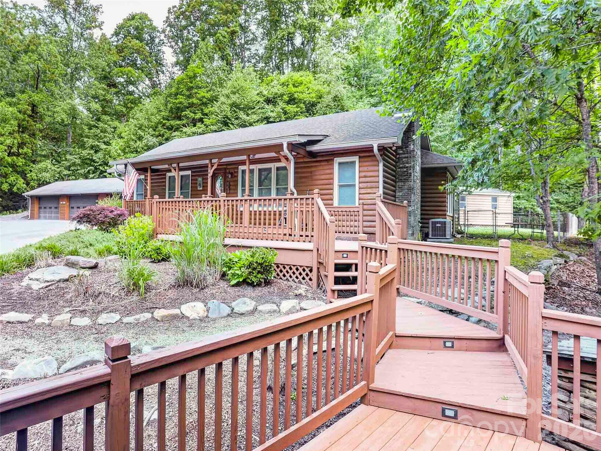 Single Family Residence at 743 Kyles Creek Road, Hendersonville, photo 10 of 48