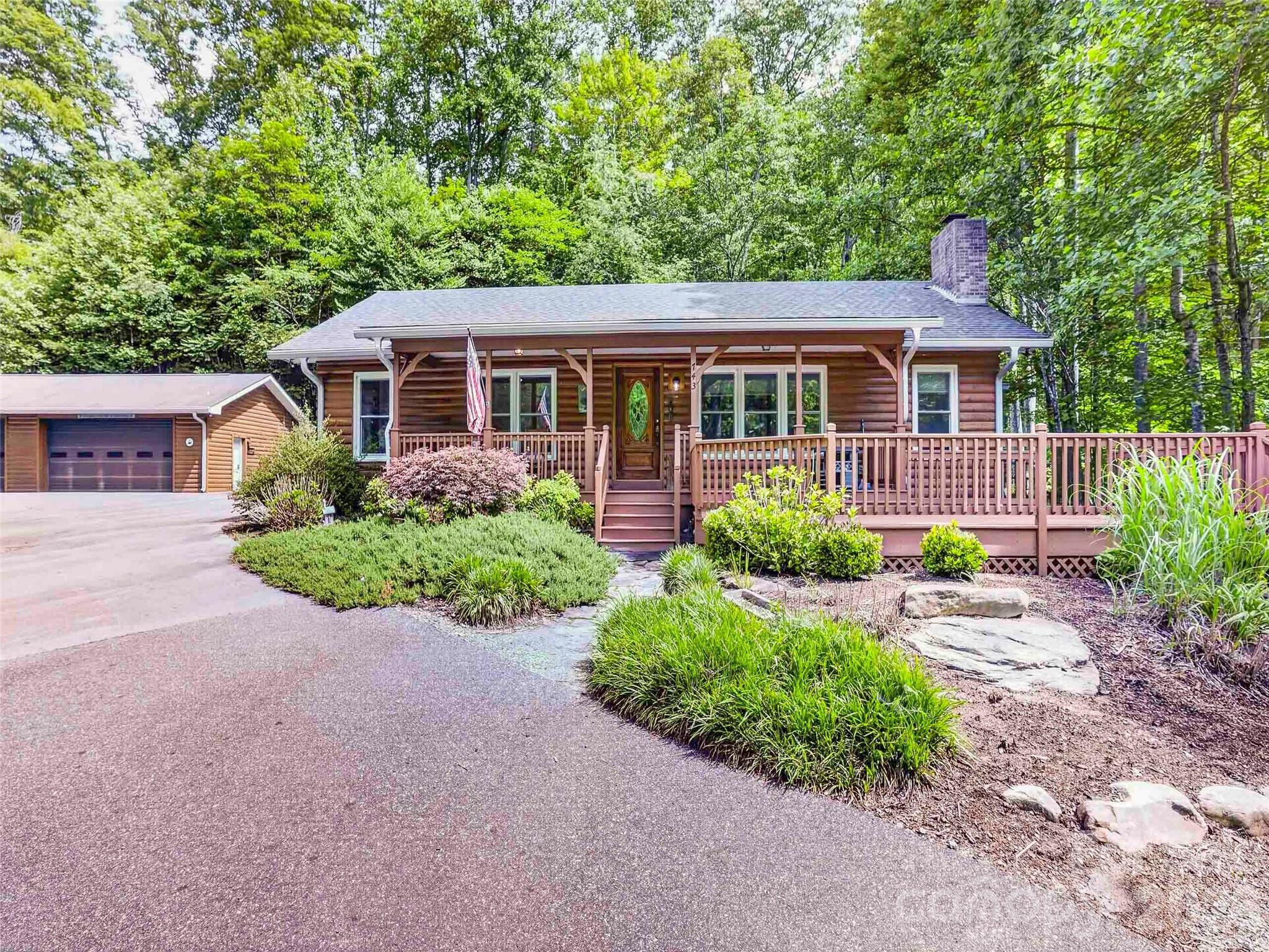 Single Family Residence at 743 Kyles Creek Road, Hendersonville, photo 12 of 48