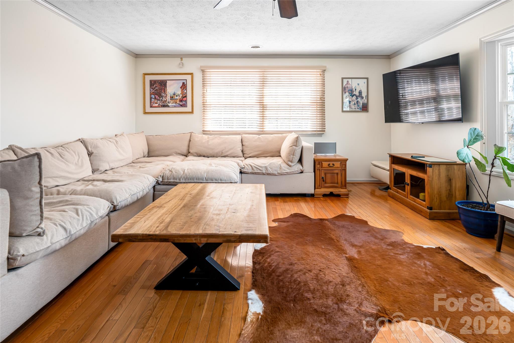 Single Family Residence at 233 Church Road, Fairview, photo 6 of 40