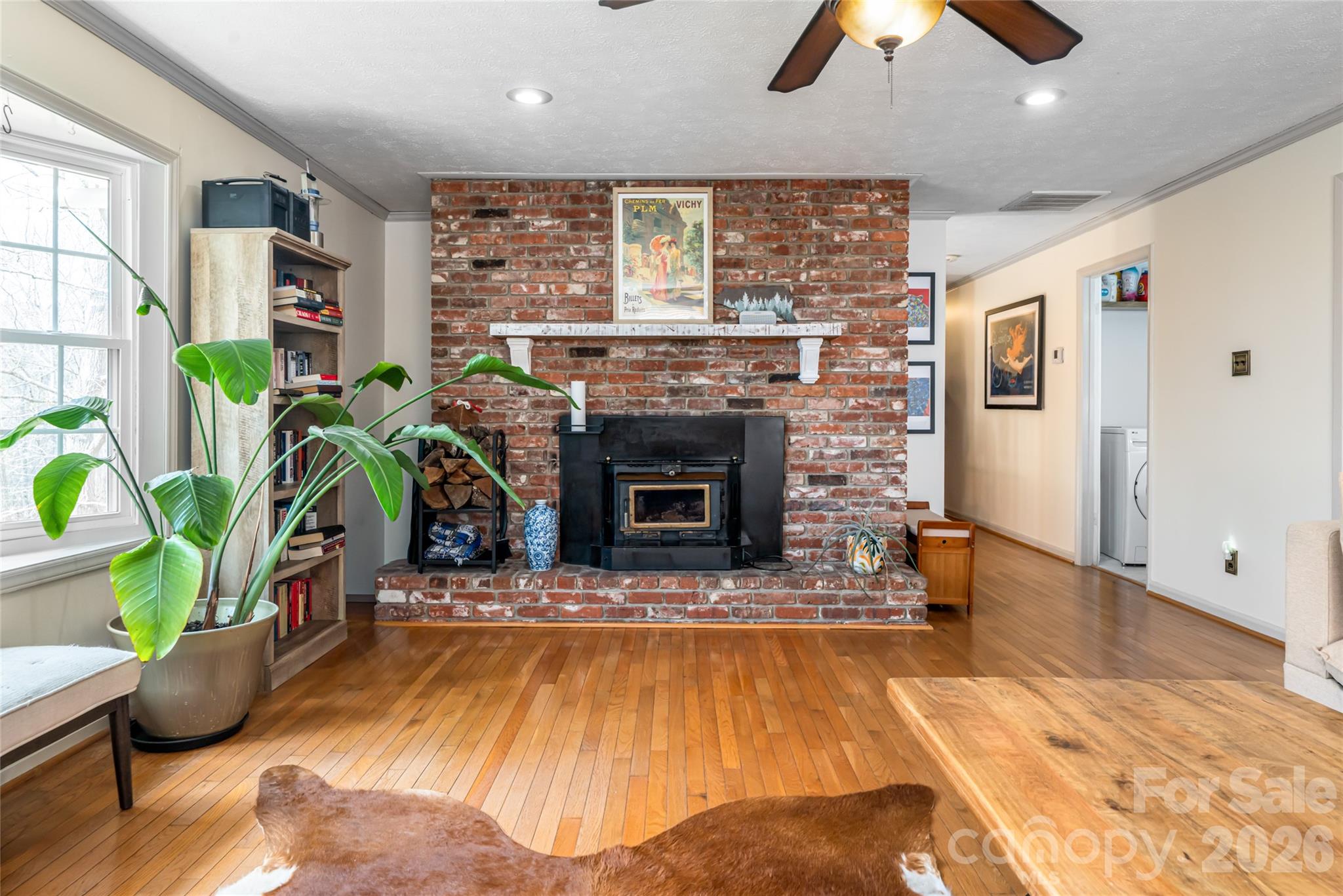 Single Family Residence at 233 Church Road, Fairview, photo 8 of 40