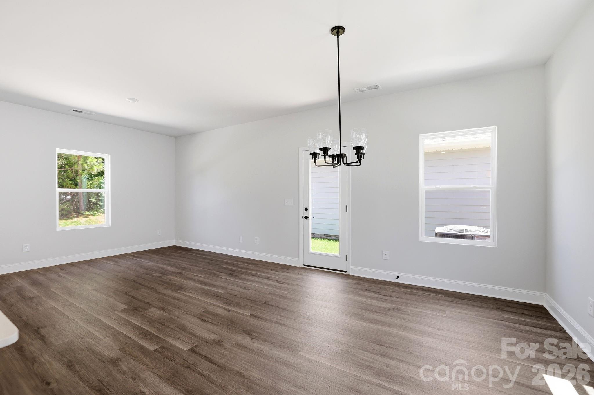 Casual dining area - 4009 Grommet Court, Matthews