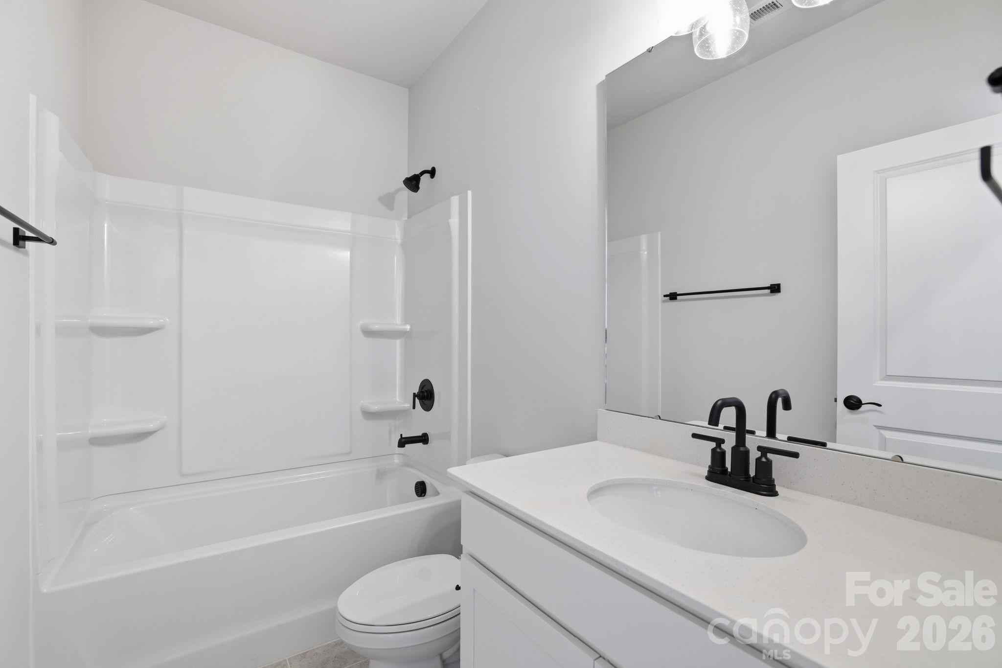 First floor full bath - 4009 Grommet Court, Matthews