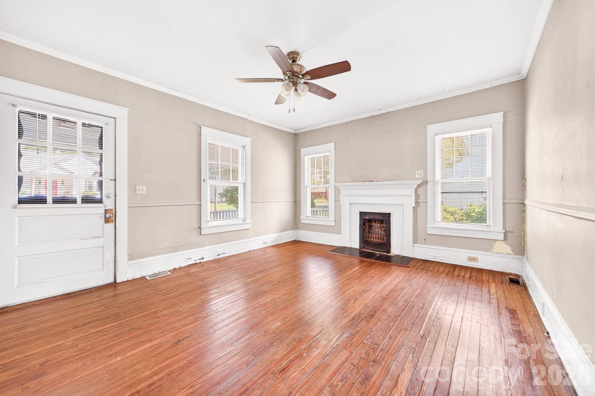 Single Family Residence at 11 Cedar Street, Belmont, photo 7 of 37