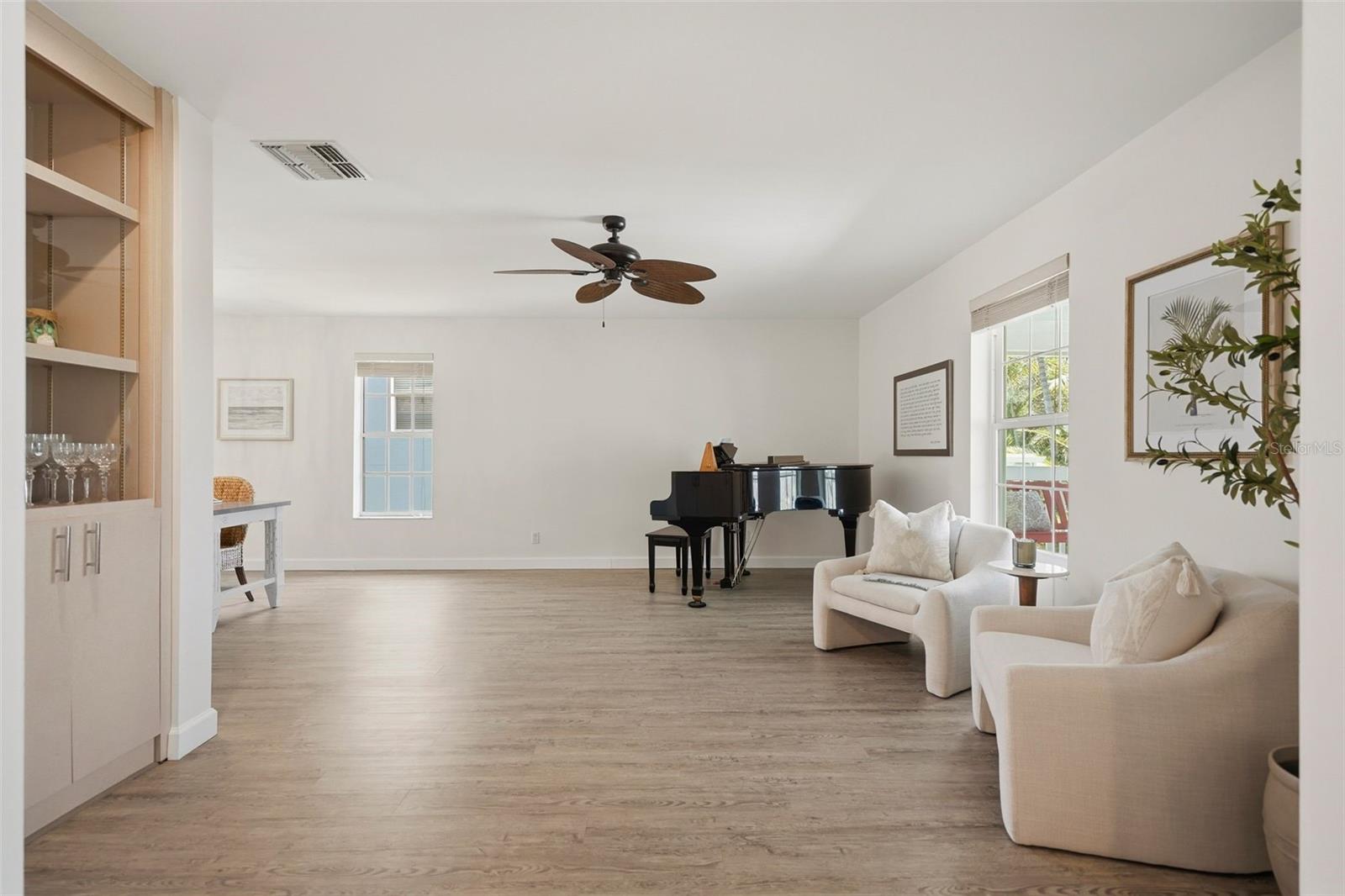 Single Family Residence at 433 MONTE CRISTO BLVD, TIERRA VERDE, photo 8 of 49