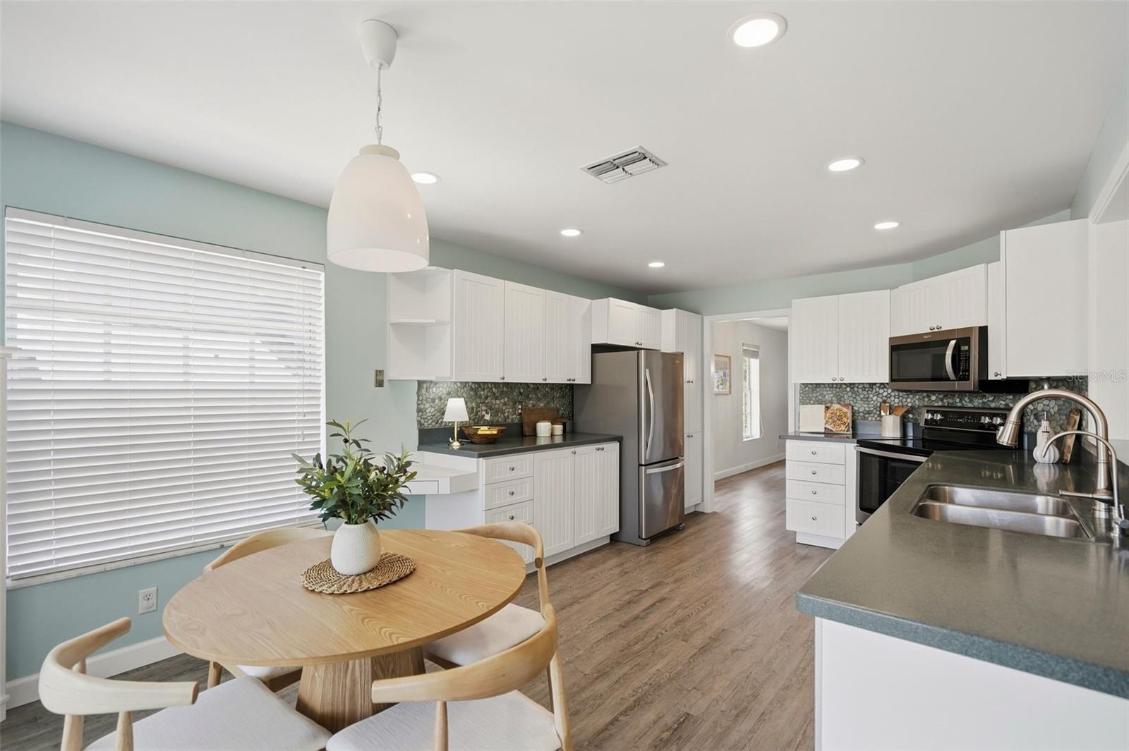 Single Family Residence at 433 MONTE CRISTO BLVD, TIERRA VERDE, photo 15 of 49