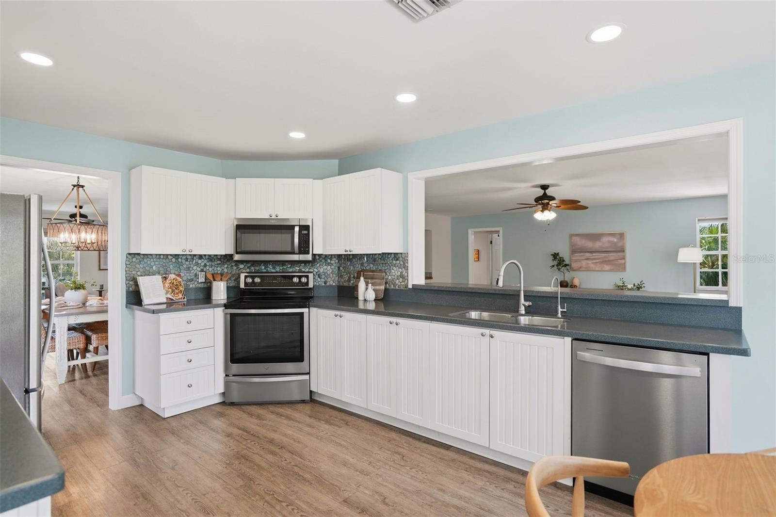 Single Family Residence at 433 MONTE CRISTO BLVD, TIERRA VERDE, photo 16 of 49