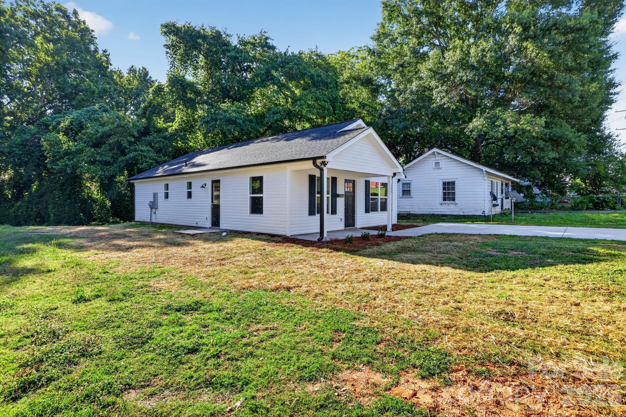 Exterior side angle - 157 Third Street E, Gaffney
