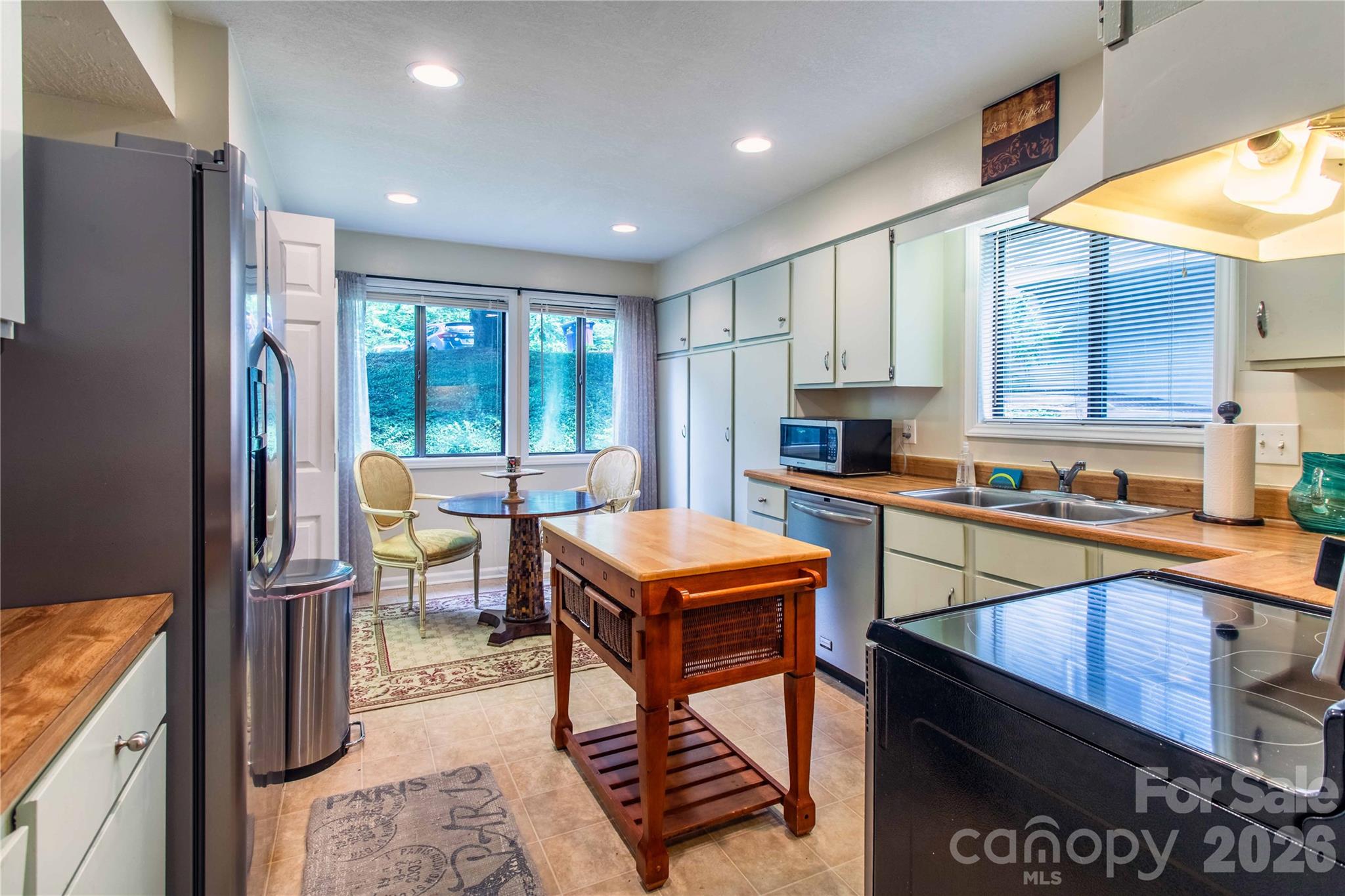 Condominium at 3A Cedarwood Drive, Asheville, photo 7 of 28