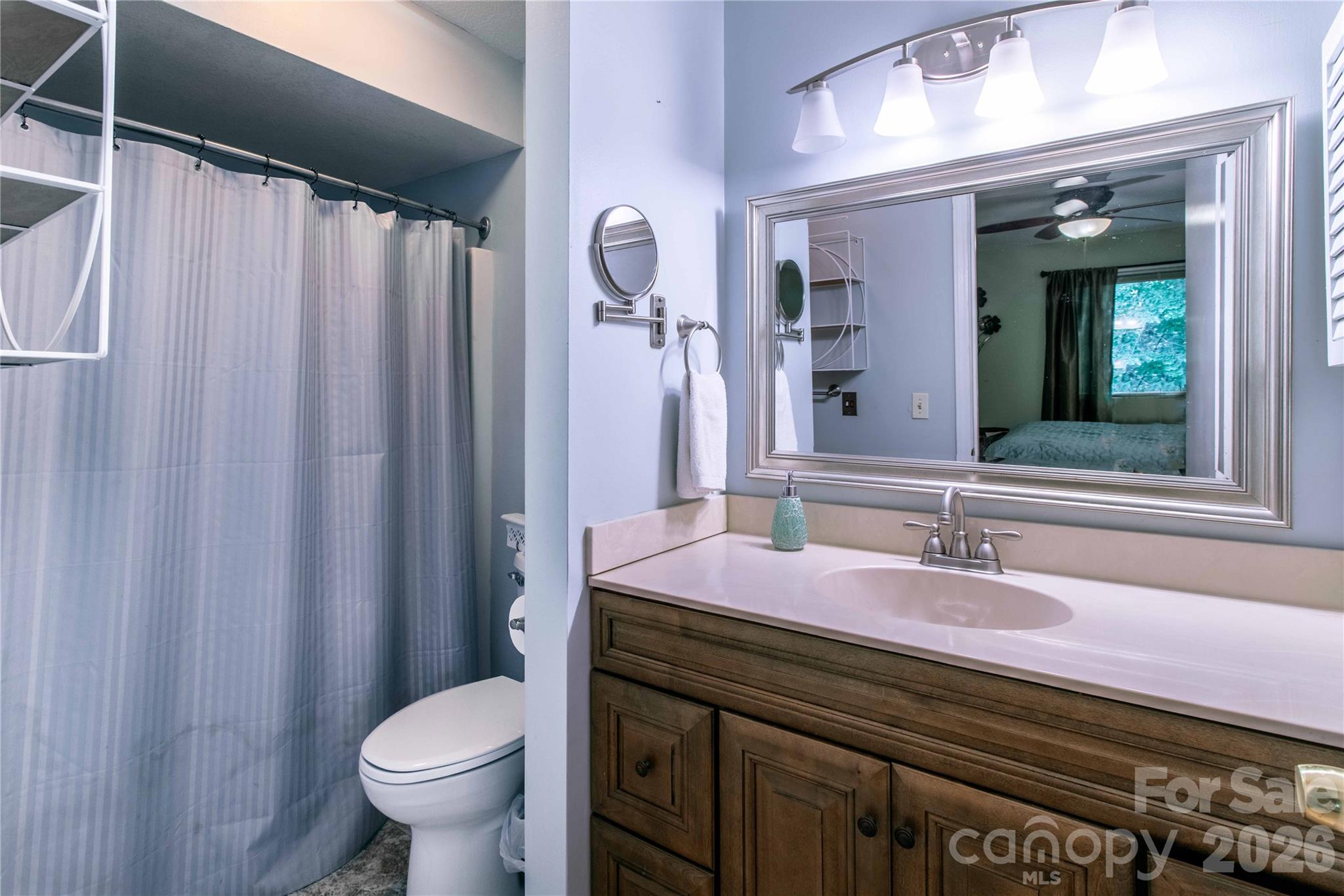 primary bathroom - 3A Cedarwood Drive, Asheville
