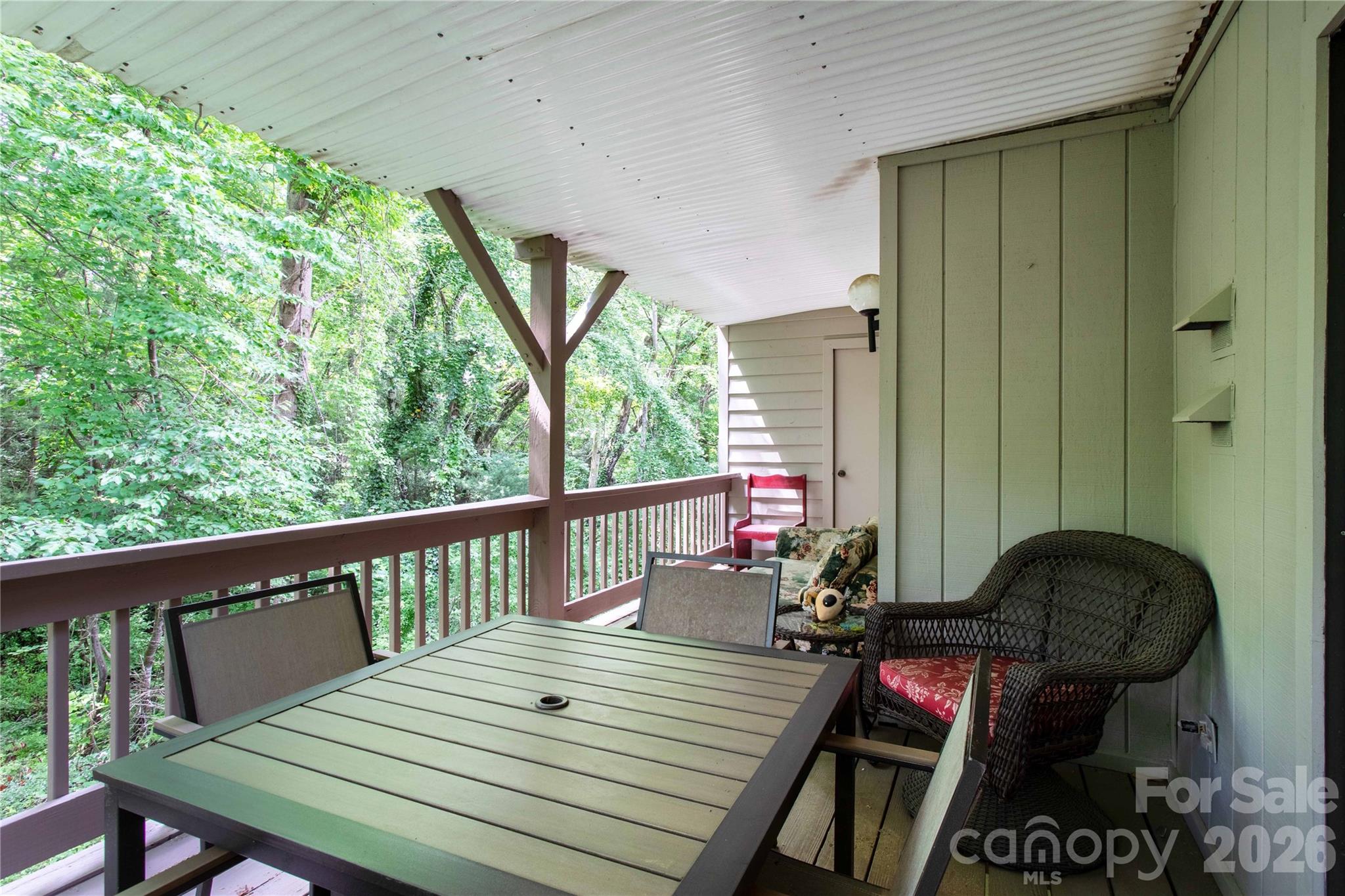 delightfully quiet and private back porch - 3A Cedarwood Drive, Asheville