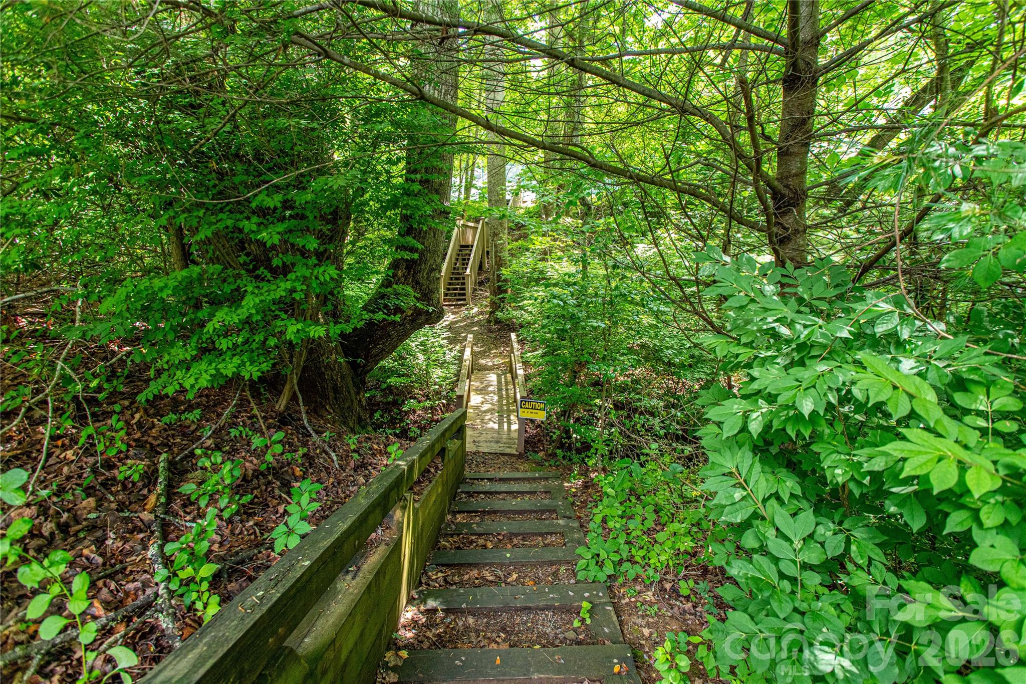 woodland trail to the recreation area - 3A Cedarwood Drive, Asheville