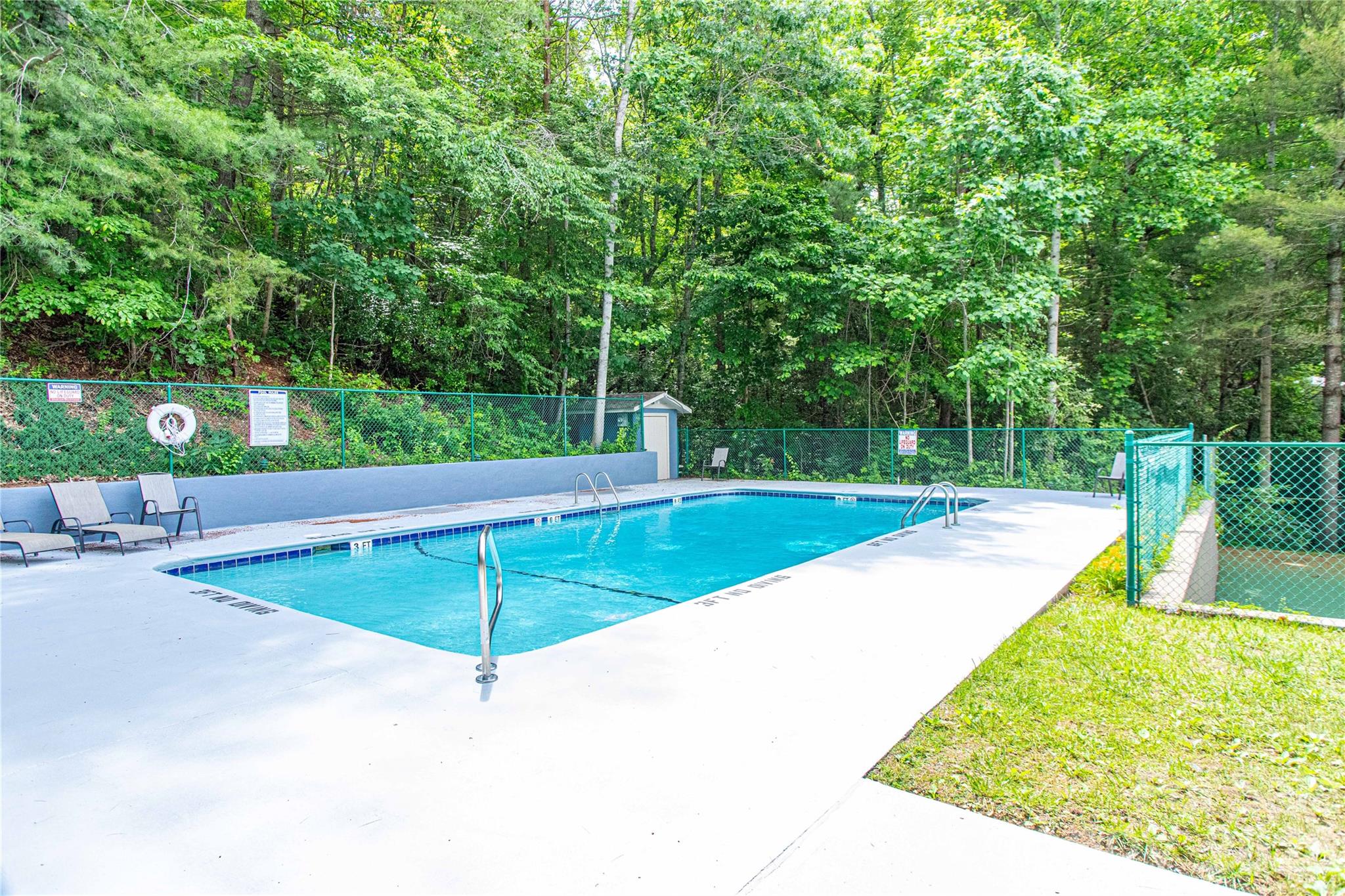 Condominium at 3A Cedarwood Drive, Asheville, photo 27 of 28
