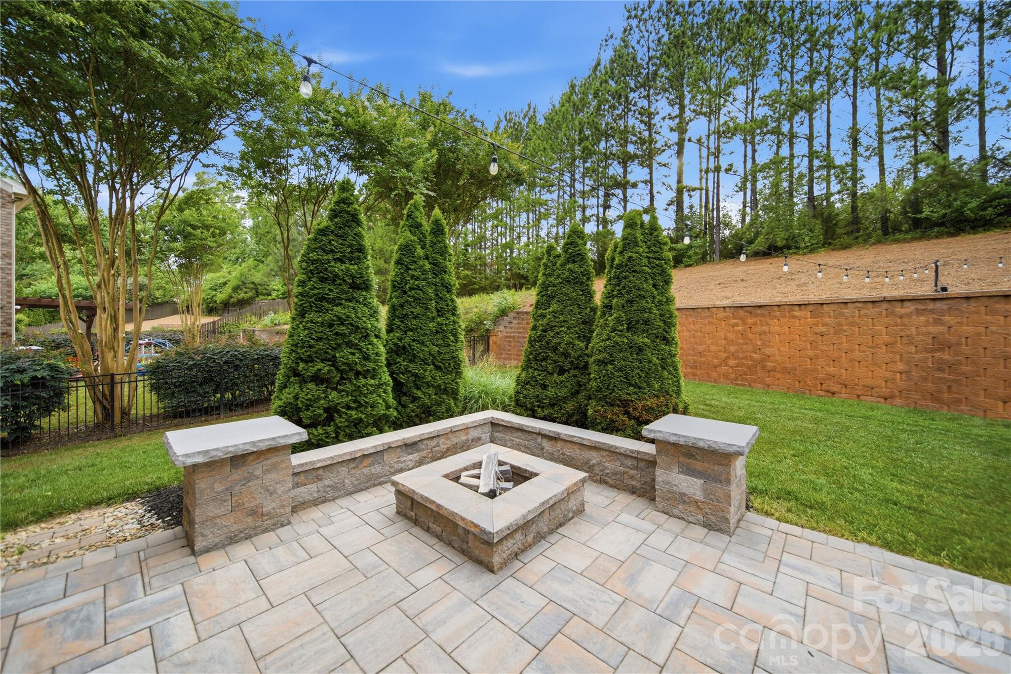 Single Family Residence at 963 Rock Forest Way, Fort Mill, photo 39 of 44