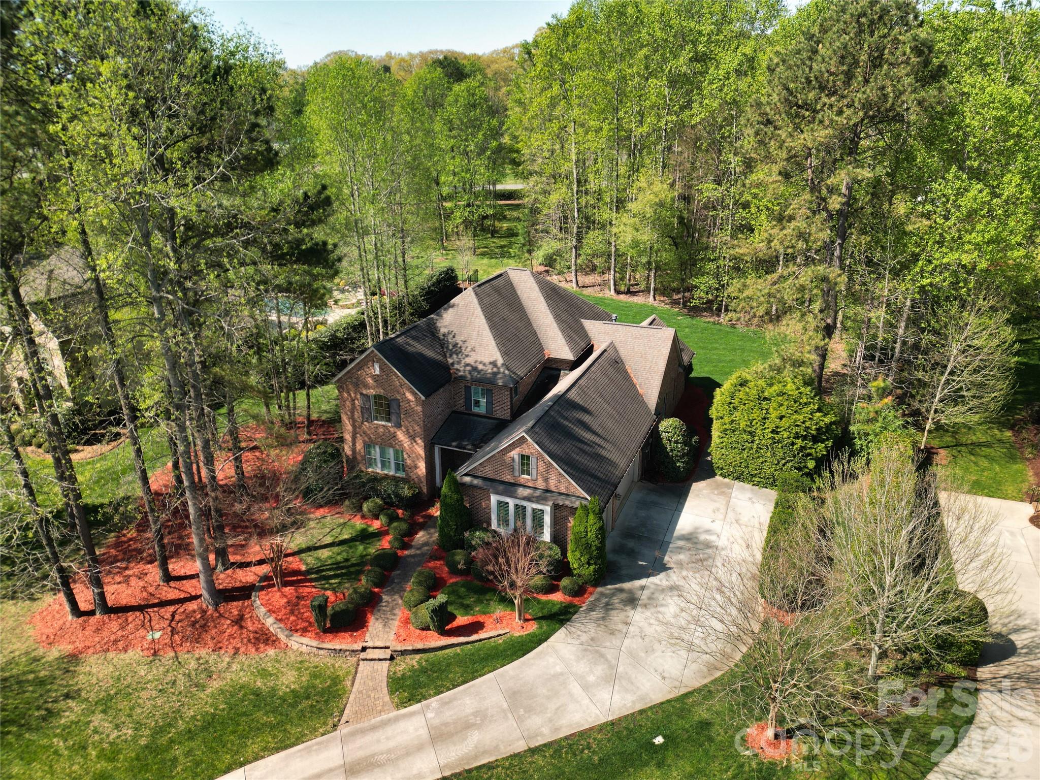 Single Family Residence at 13620 Castleford Drive, Mint Hill, photo 2 of 28