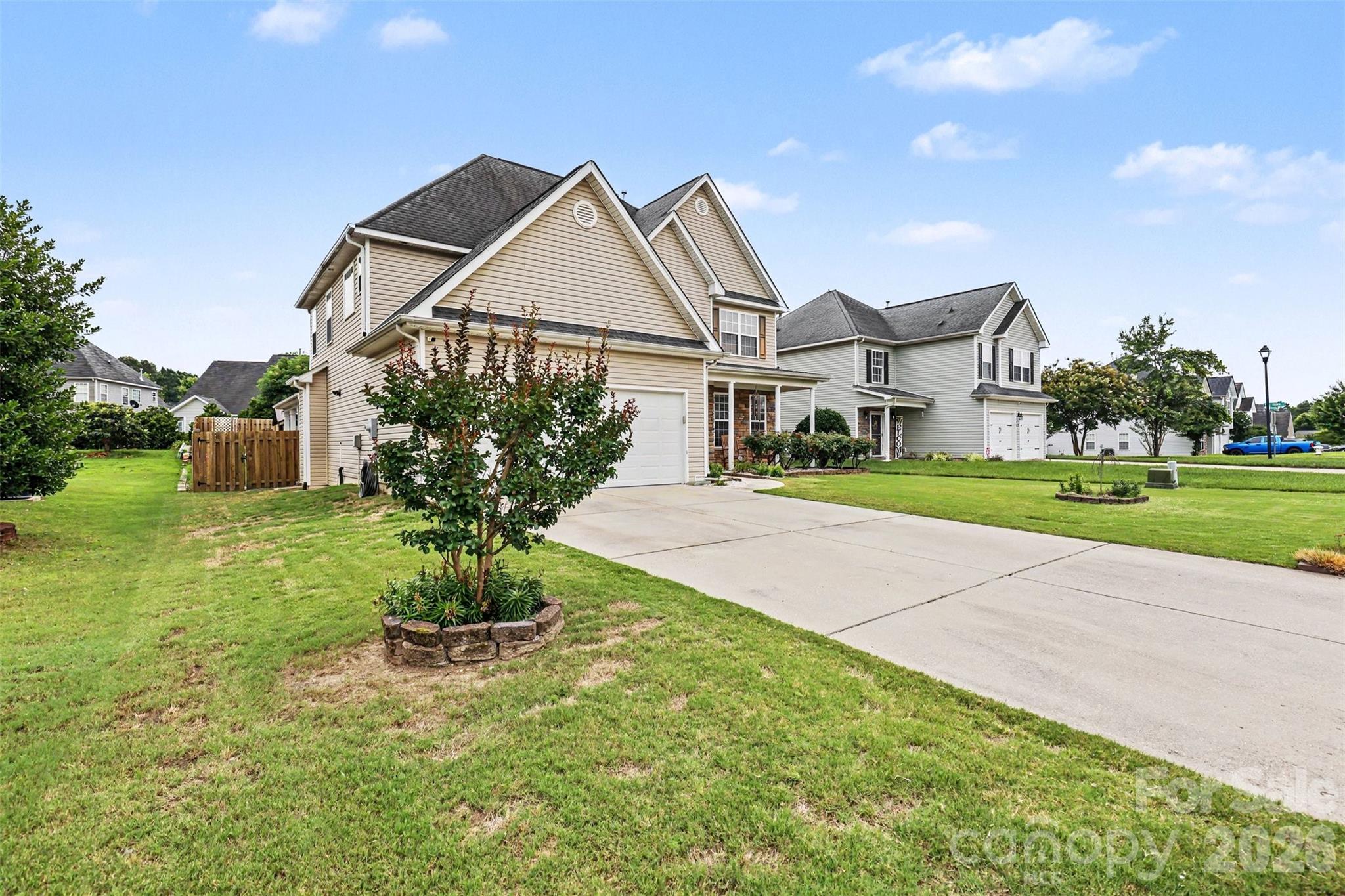 Single Family Residence at 652 Winding Branch Road, Rock Hill, photo 5 of 41