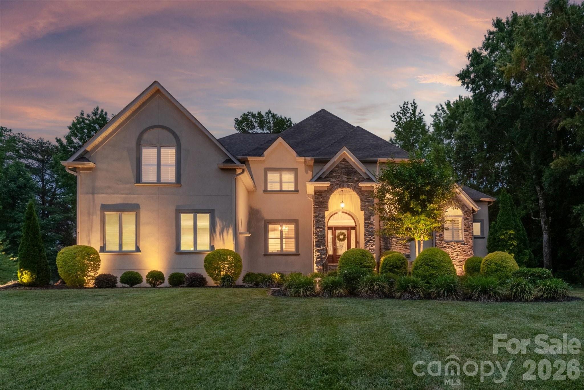 Single Family Residence at 102 Finch Loop, Fort Mill, photo 2 of 47