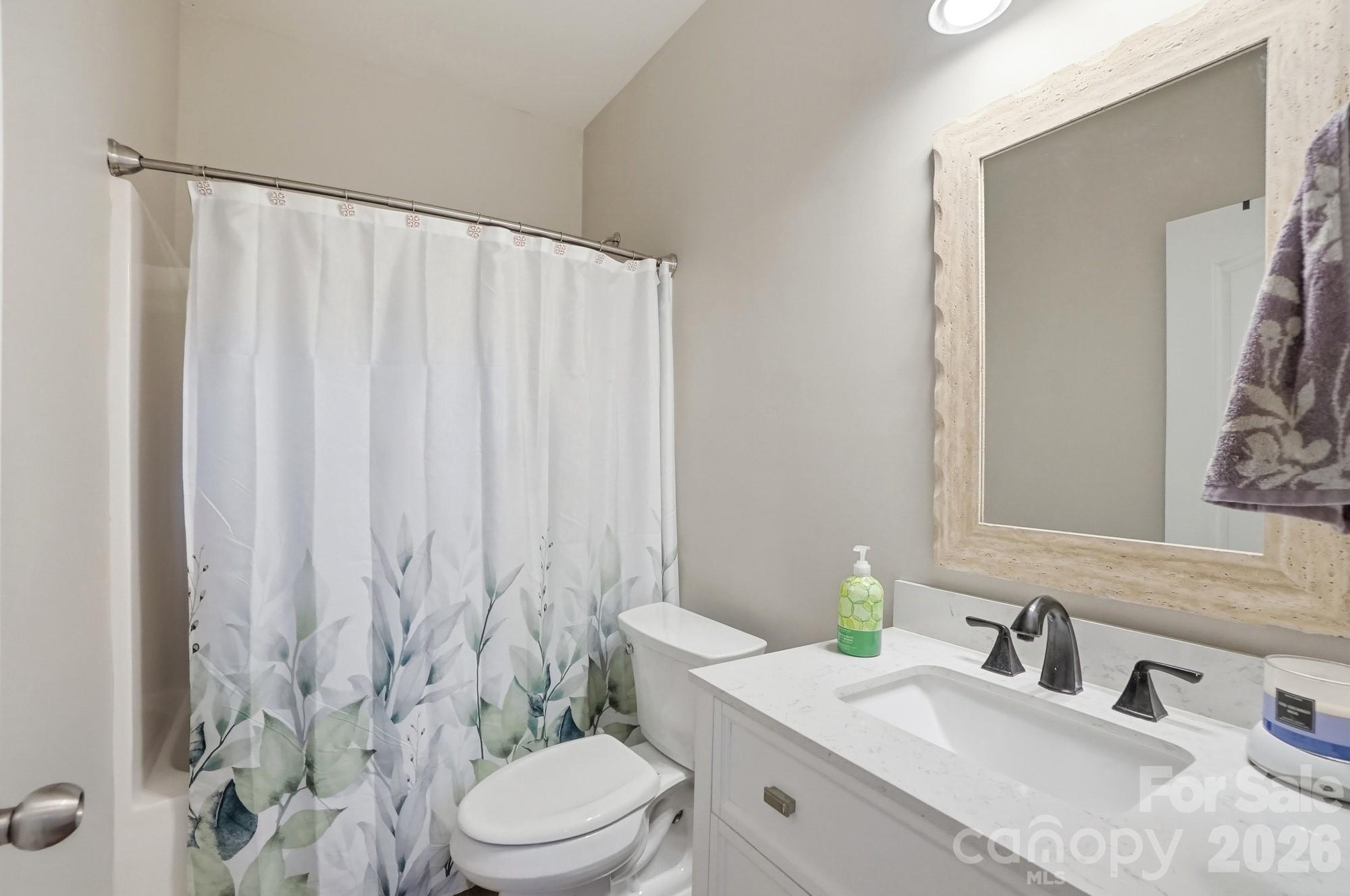 Guest Full Bath on Main - 1231 Tranquil Falls Lane, Matthews