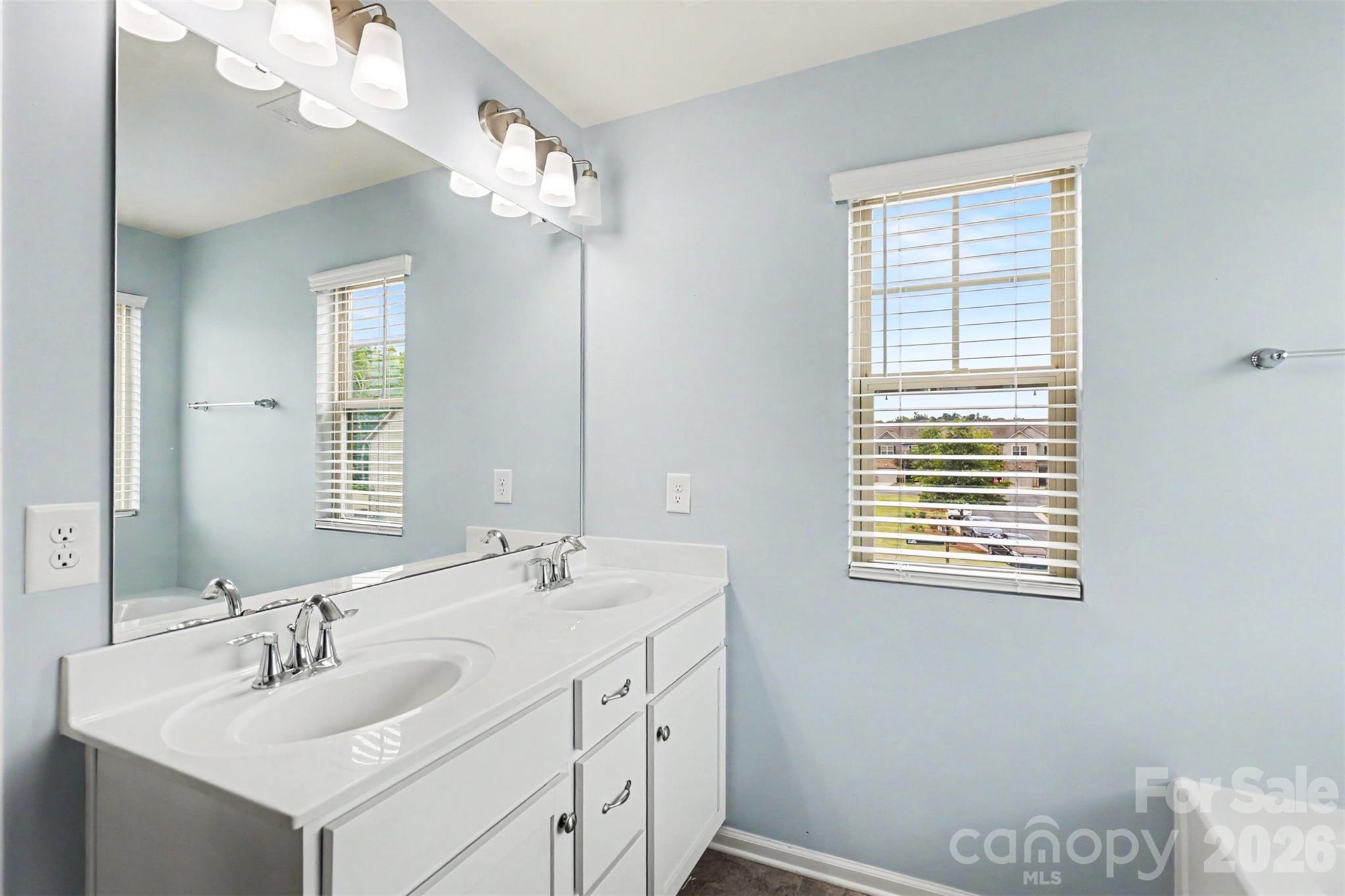 Townhouse at 105 Tigris Trail, Fort Mill, photo 19 of 39