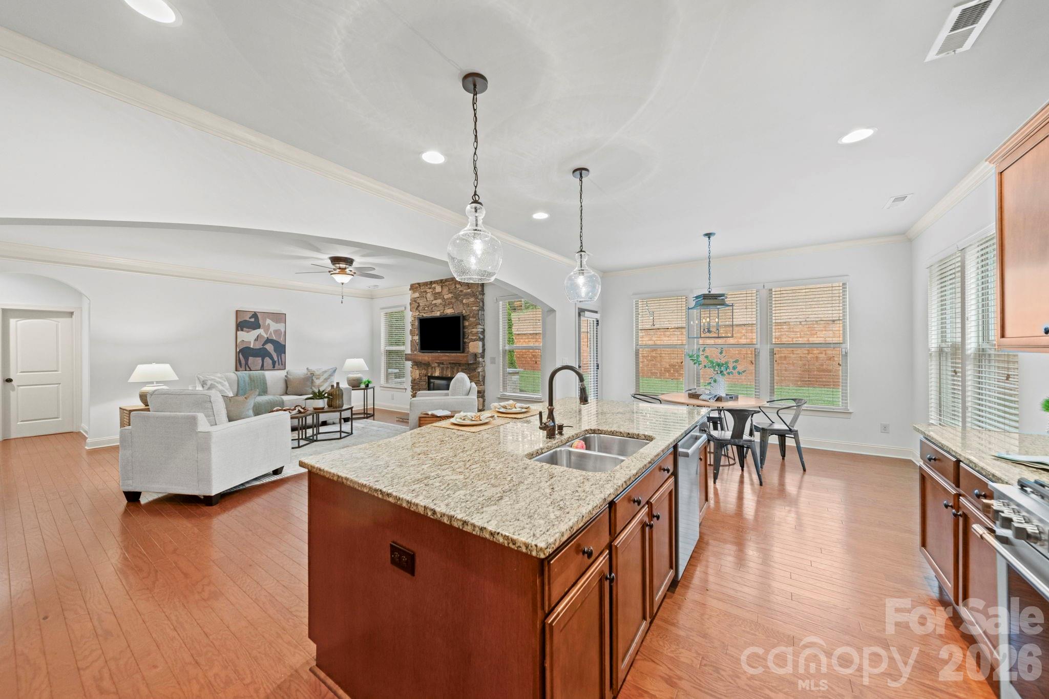 Single Family Residence at 963 Rock Forest Way, Fort Mill, photo 5 of 44