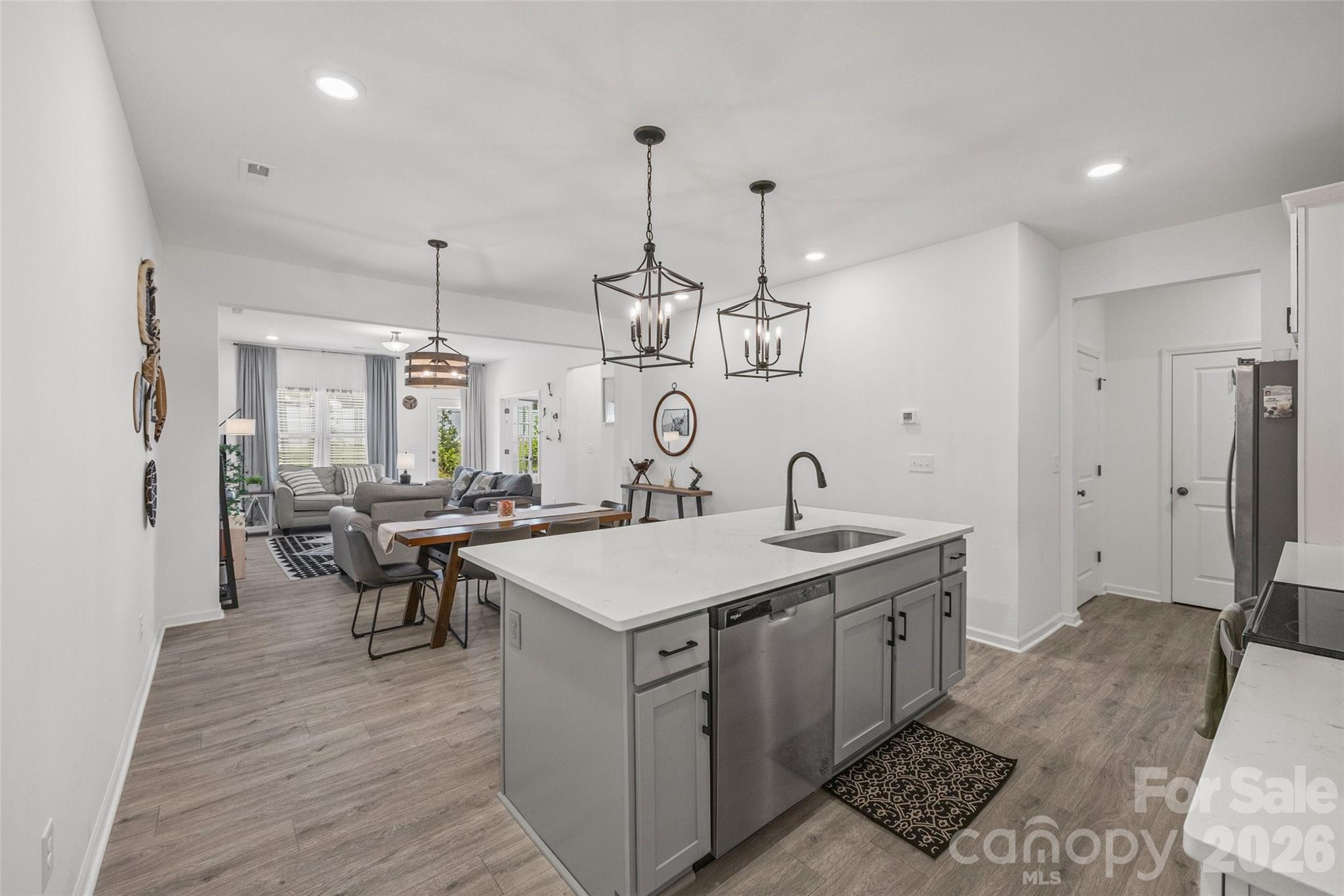 Beautiful open floor plan - 614 Candela Court, York