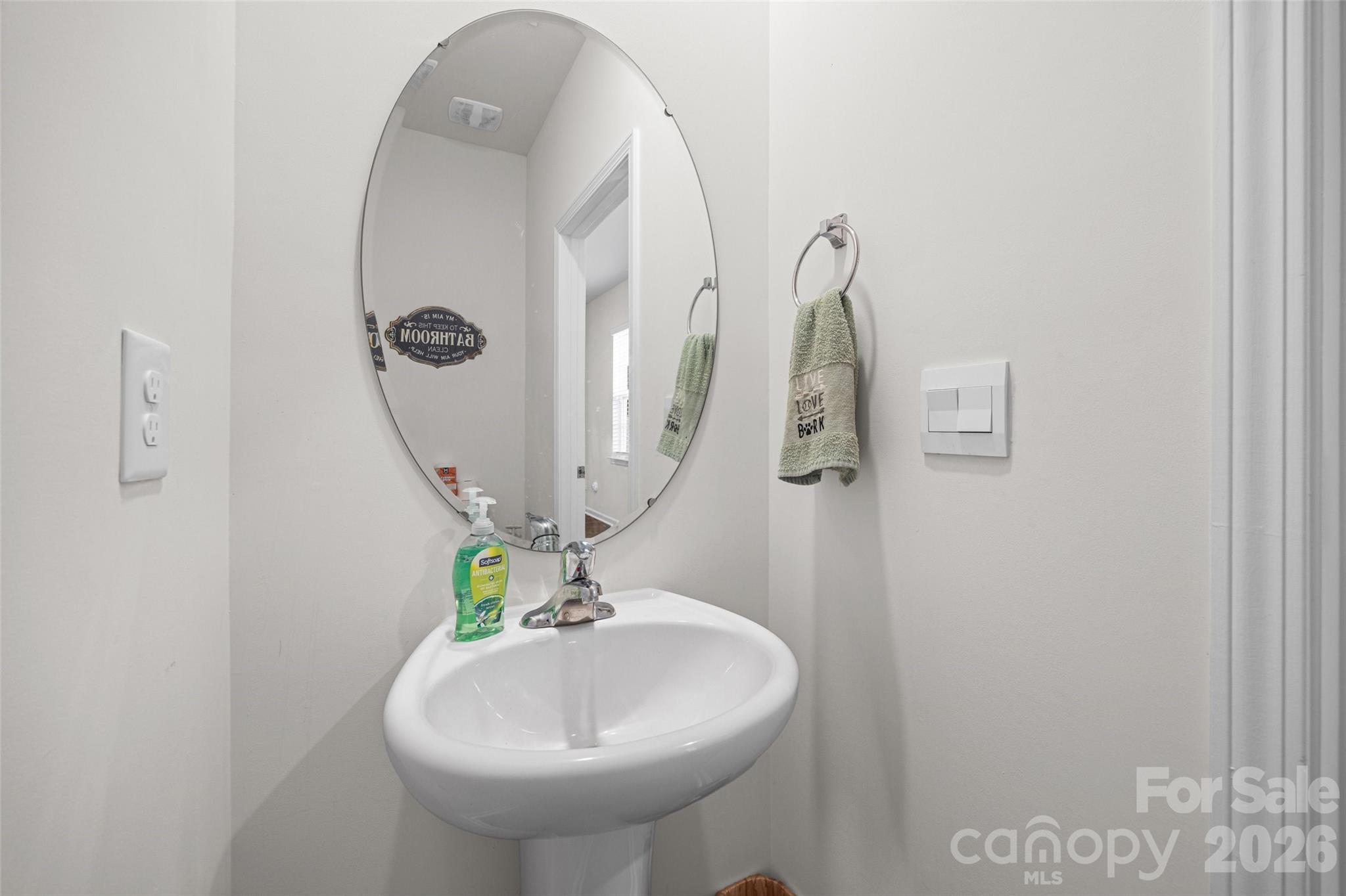 Single Family Residence at 542 King Clover Lane, Clover, photo 6 of 28