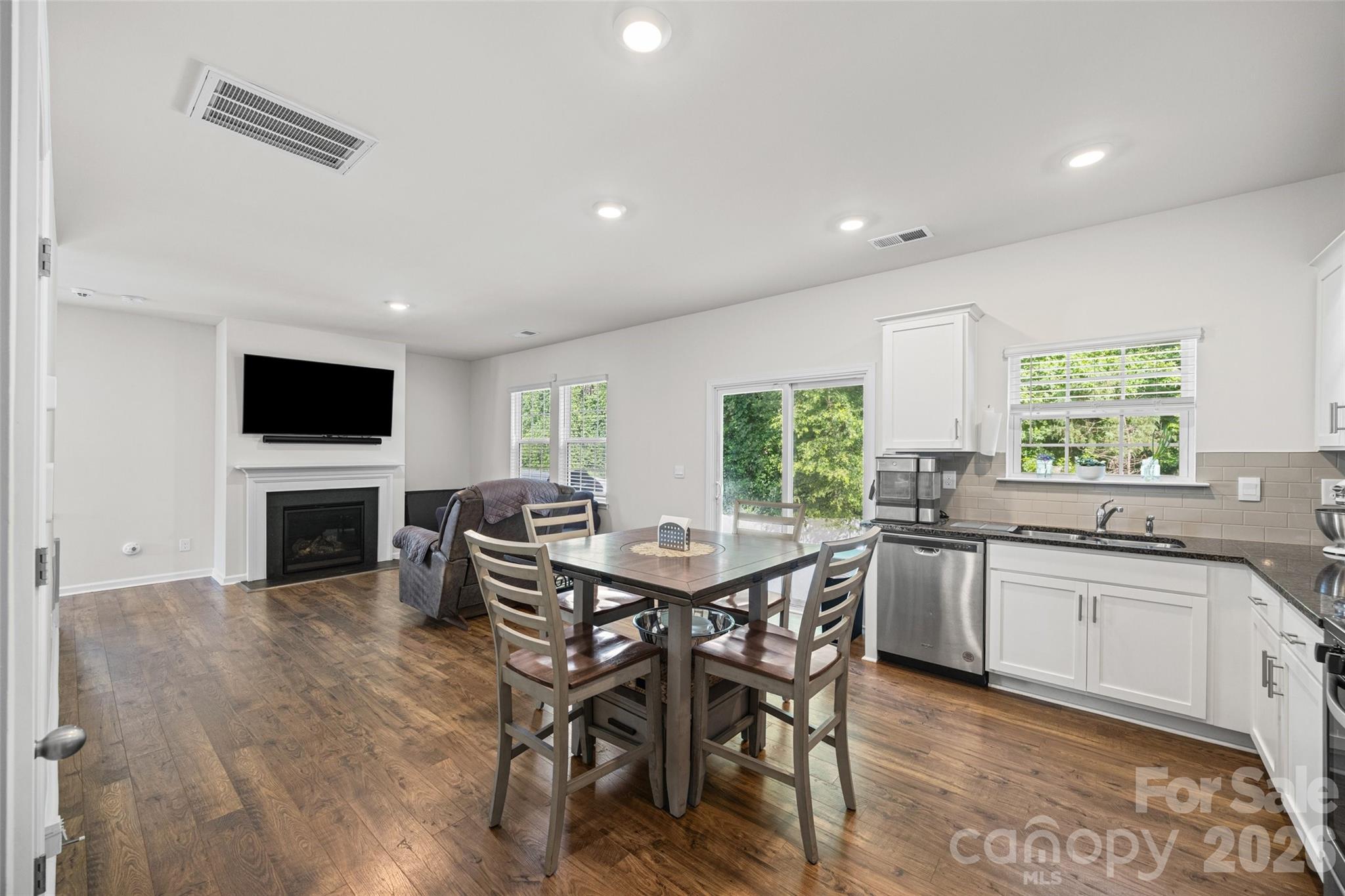 Single Family Residence at 542 King Clover Lane, Clover, photo 8 of 28
