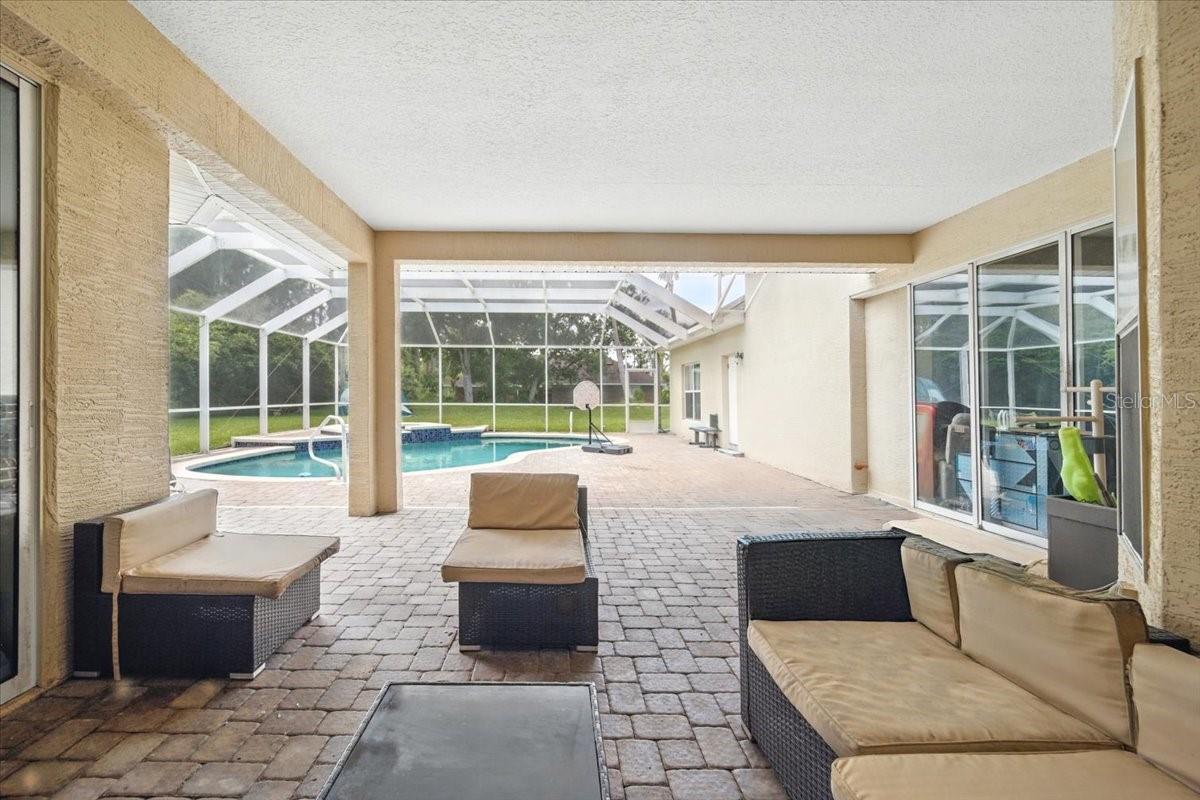 Single Family Residence at 24 LAKESIDE PL W, PALM COAST, photo 5 of 47