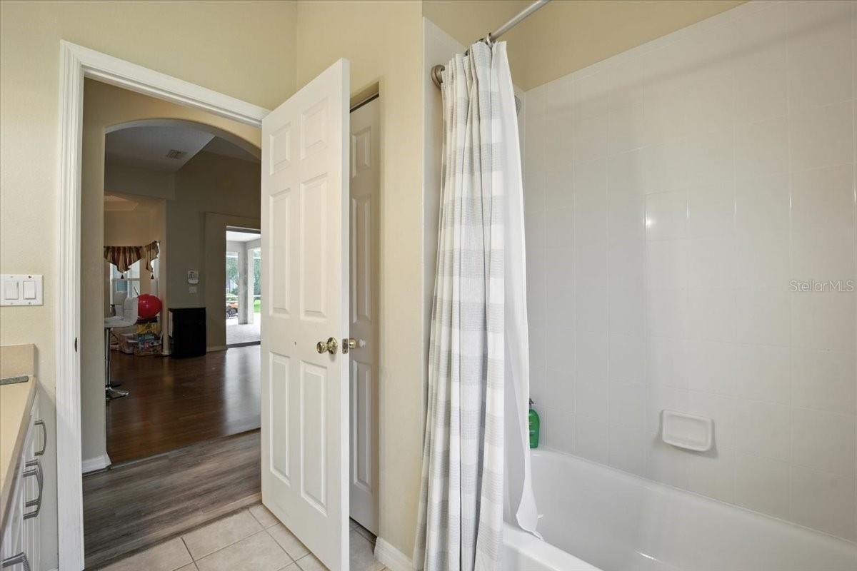 Single Family Residence at 24 LAKESIDE PL W, PALM COAST, photo 33 of 47