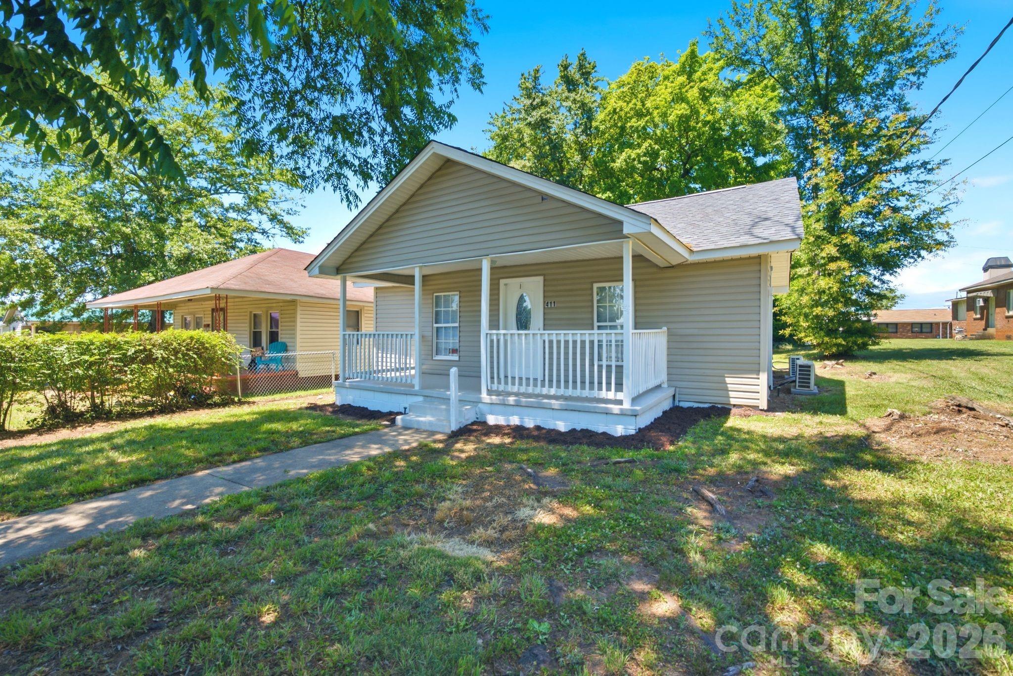 Single Family Residence at 411 Weathers Street, Shelby, photo 3 of 27
