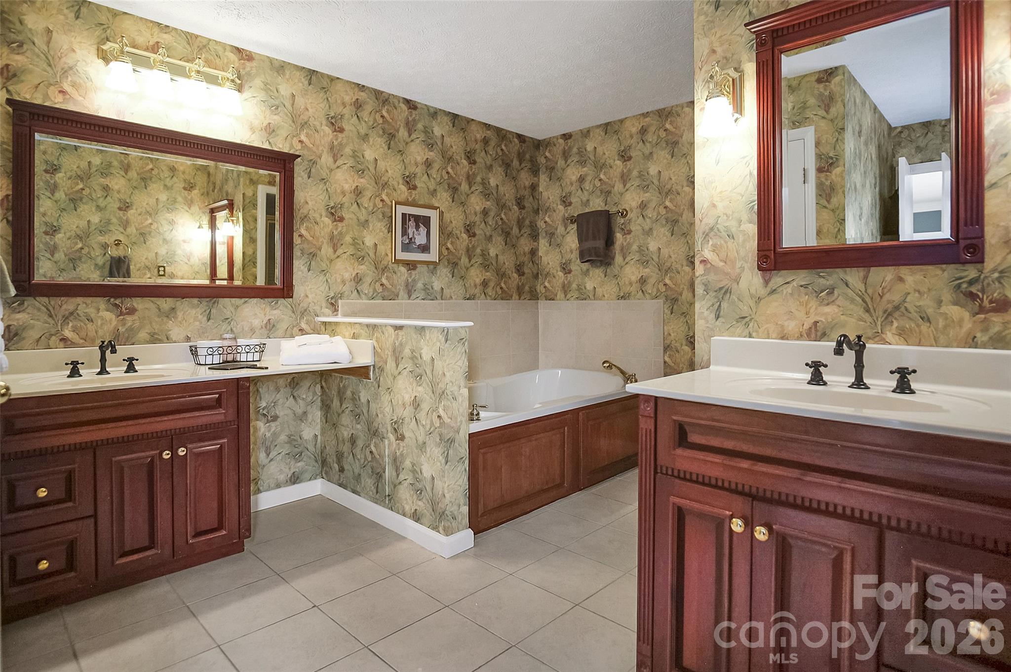 Single Family Residence at 104 Doral Court, Kings Mountain, photo 30 of 58