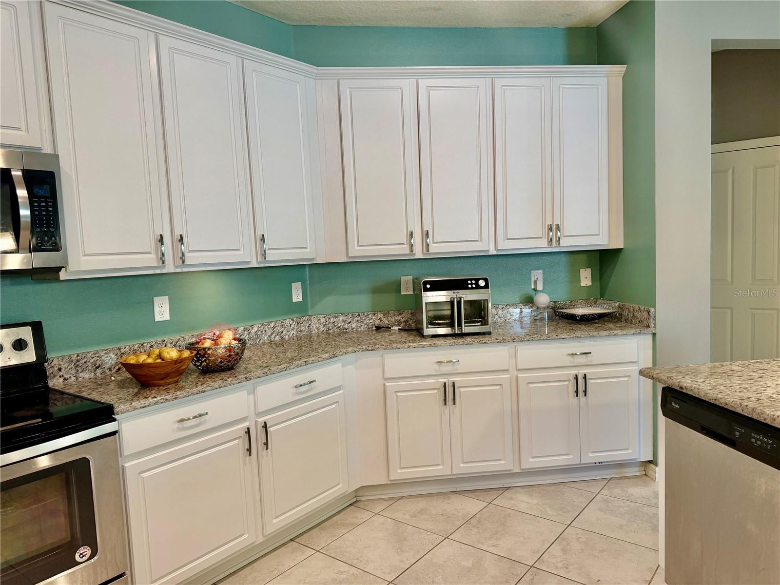 Single Family Residence at 2860 BOATING BLVD, KISSIMMEE, photo 6 of 44