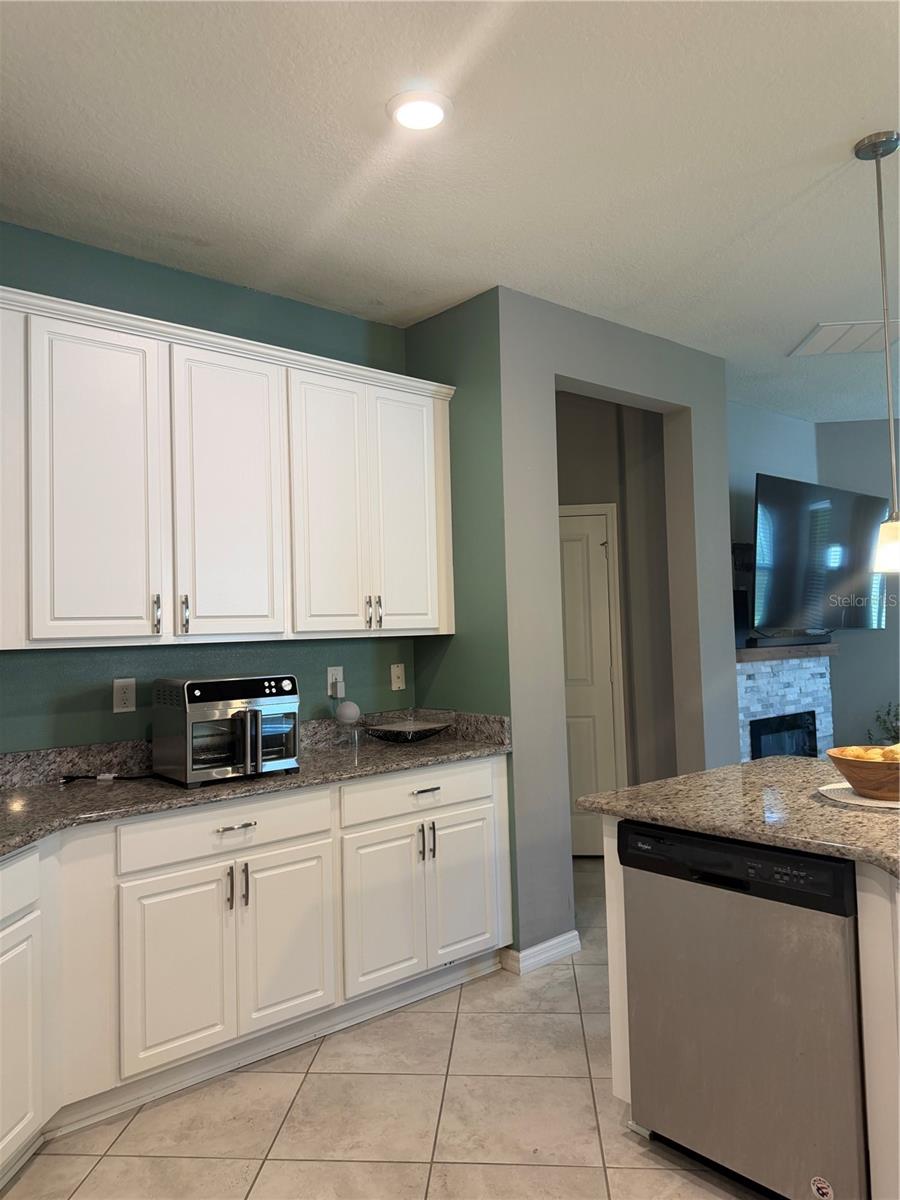 Single Family Residence at 2860 BOATING BLVD, KISSIMMEE, photo 9 of 44