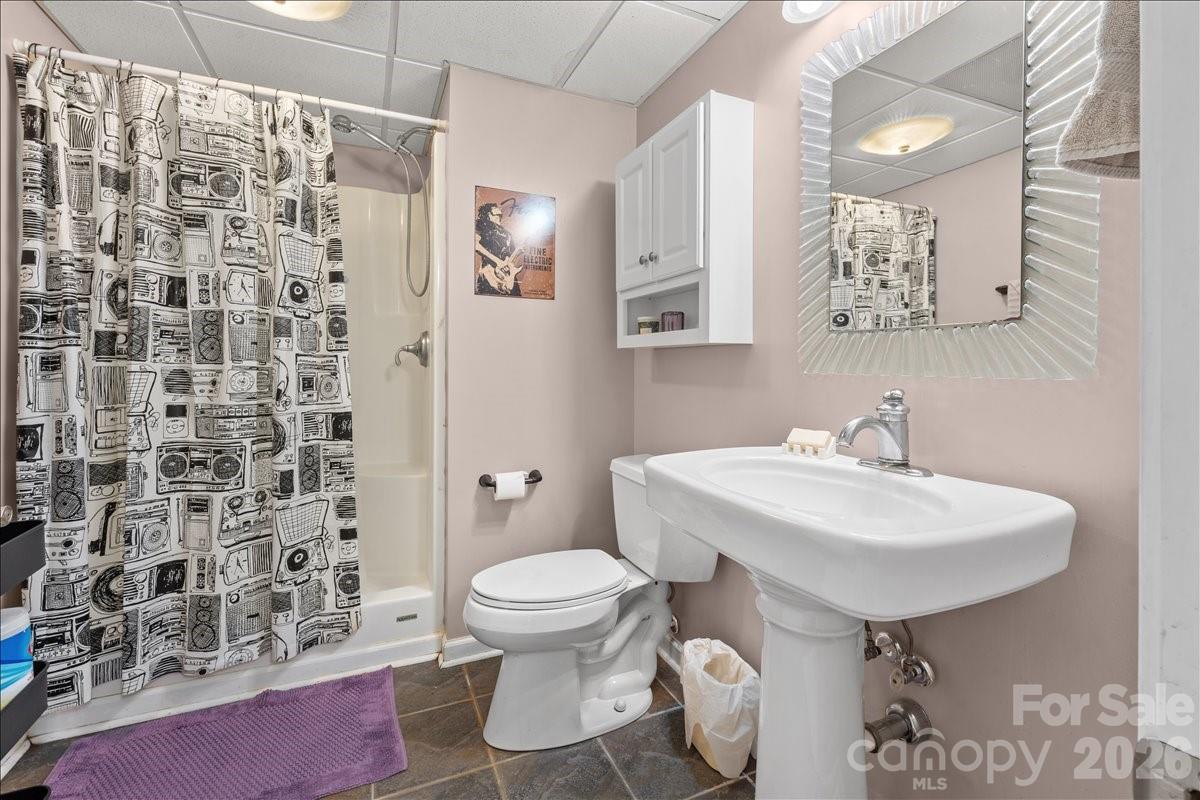 Downstairs full bath. - 104 Balsam Circle, Troy