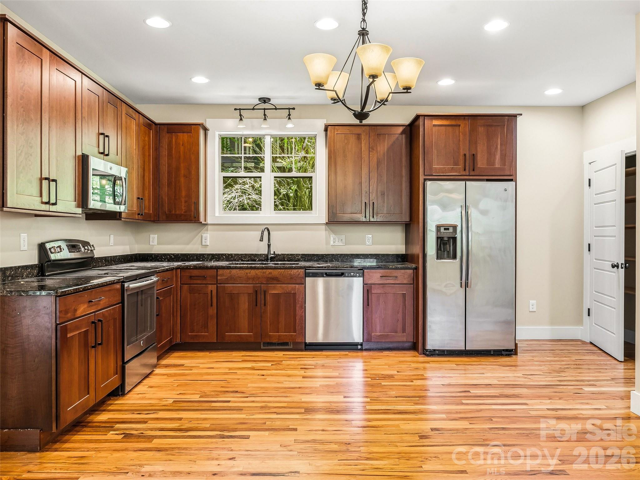 Bright and airy chefs kitchen. - 25 Shady Park Lane, Asheville