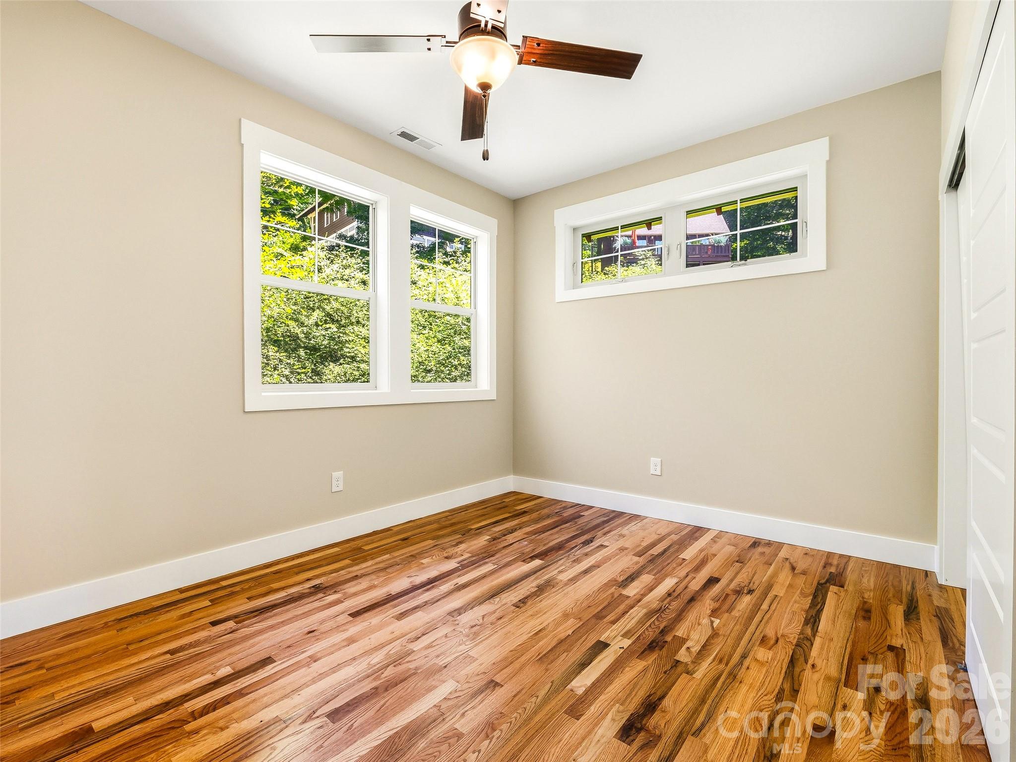 Bedroom 3. - 25 Shady Park Lane, Asheville