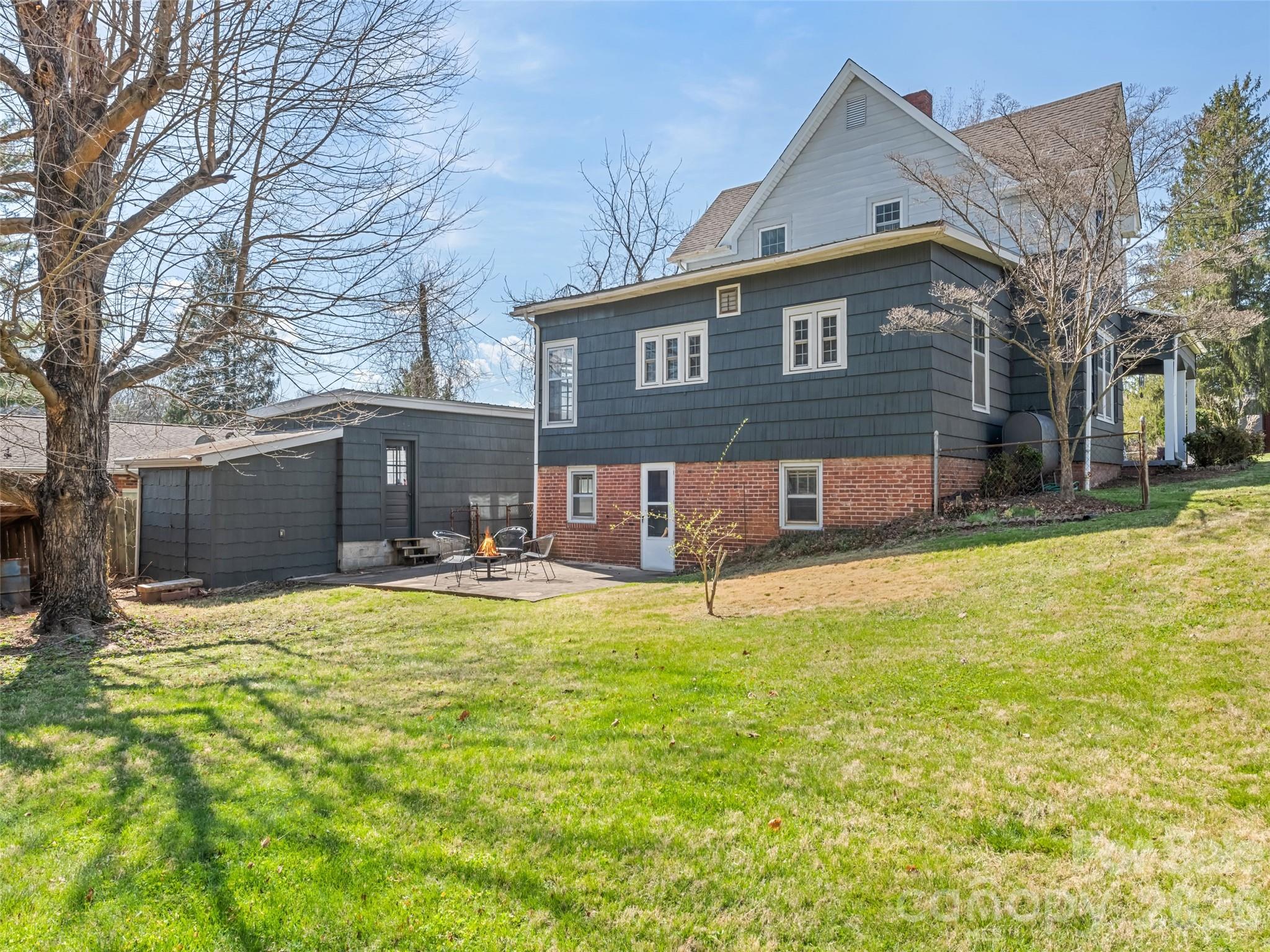 Single Family Residence at 151 Hampton Heights, Canton, photo 11 of 48