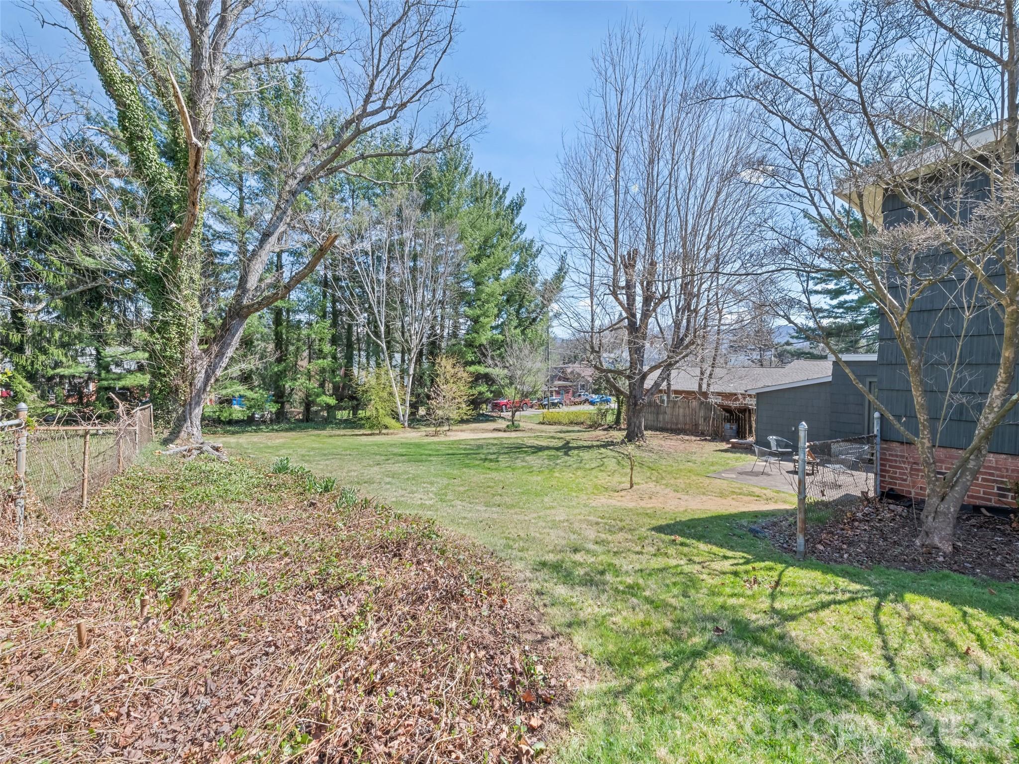 Single Family Residence at 151 Hampton Heights, Canton, photo 13 of 48