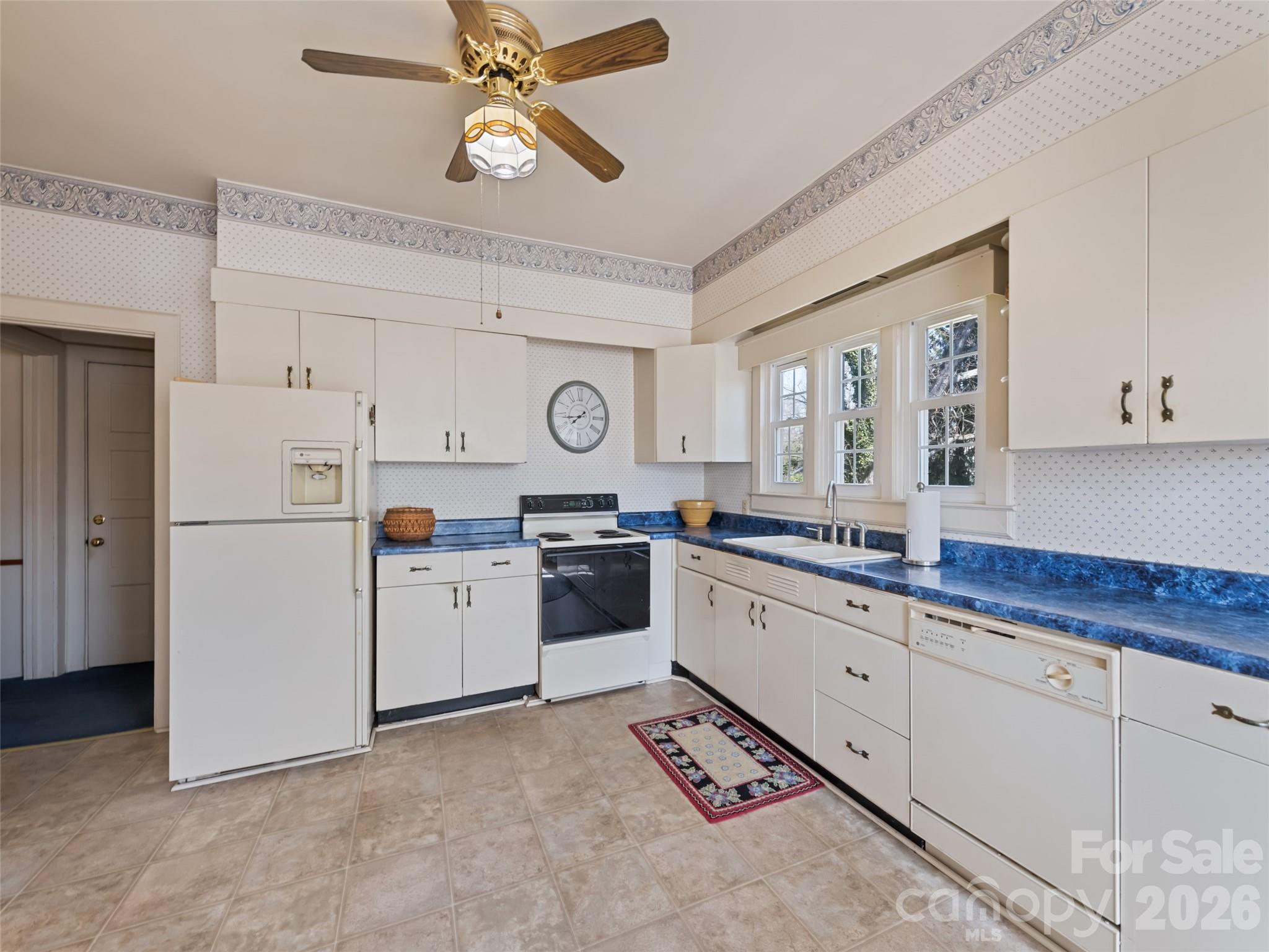 Single Family Residence at 151 Hampton Heights, Canton, photo 25 of 48