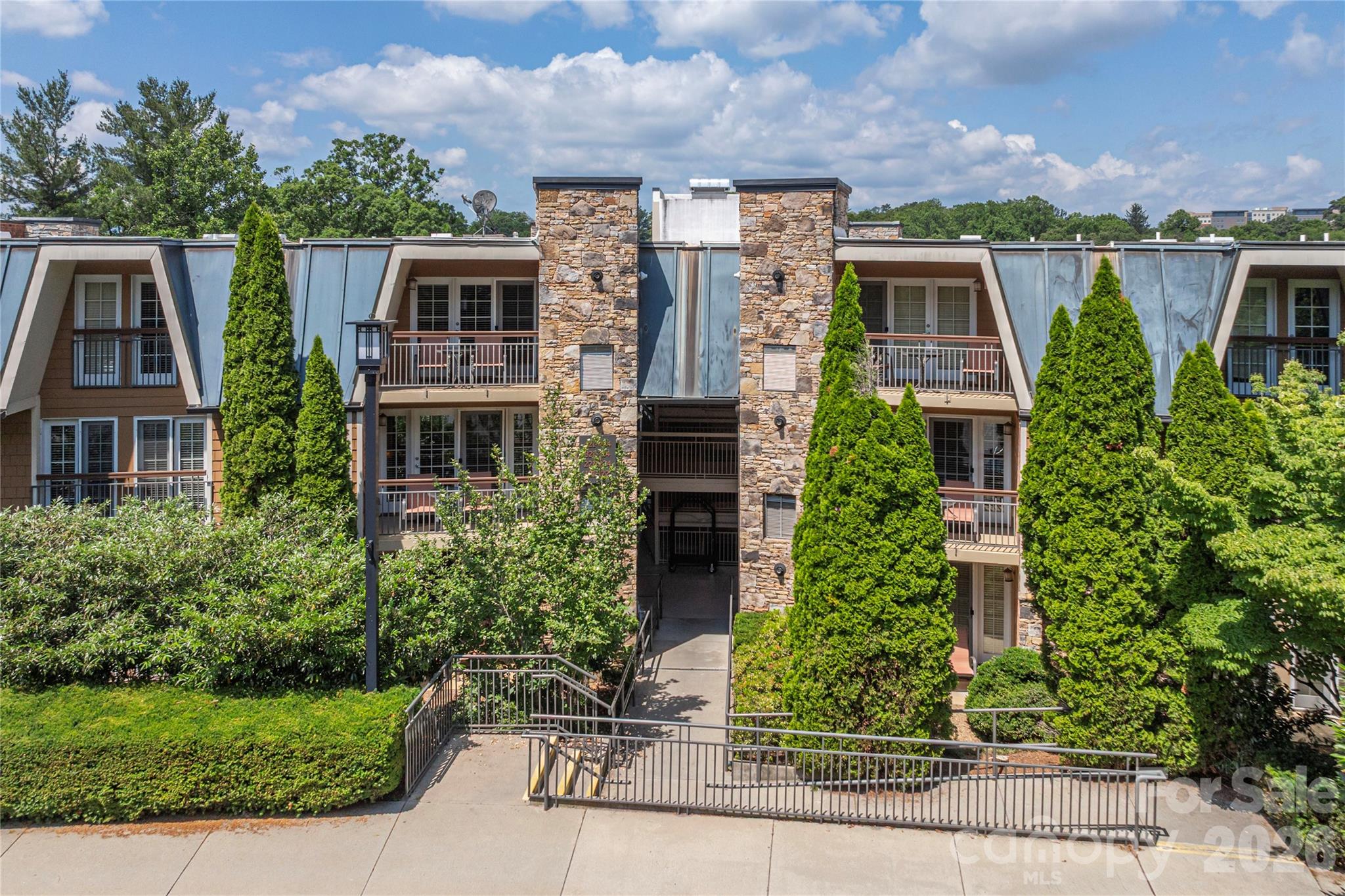 Residence at Biltmore - 222 Bowling Park Road, Asheville