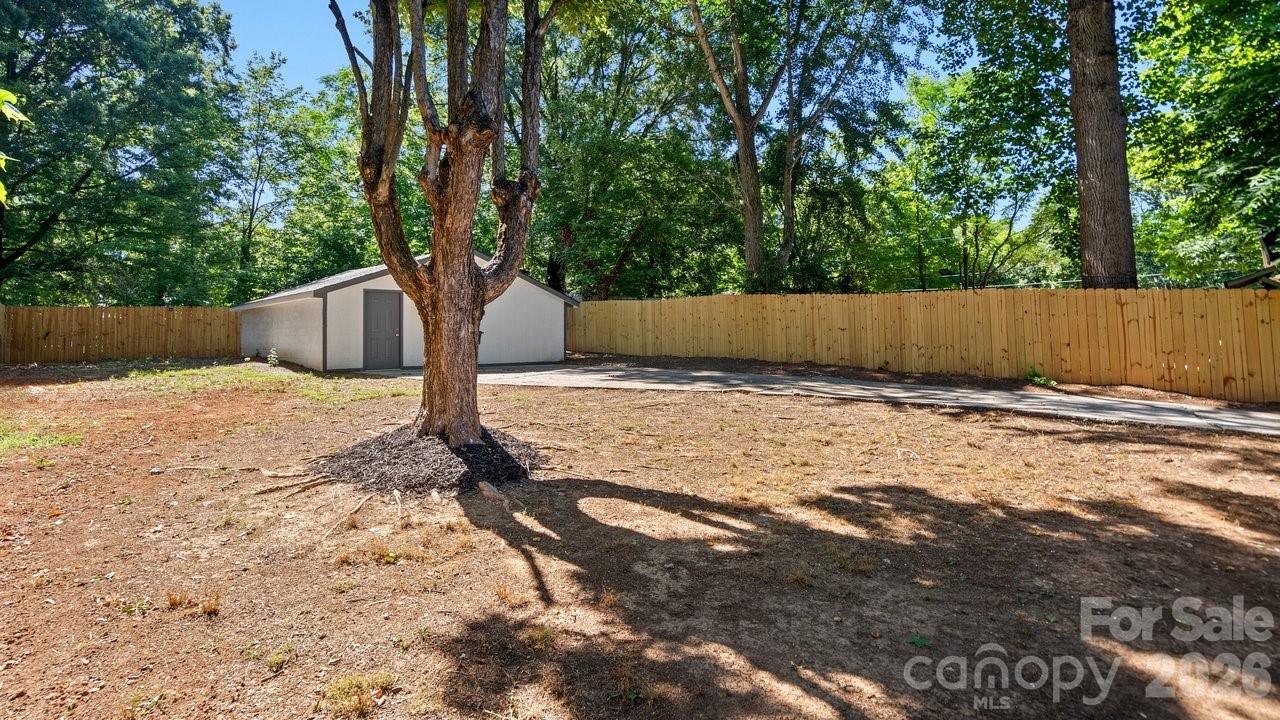 Single Family Residence at 1215 Wilson W Lee Boulevard, Statesville, photo 21 of 22