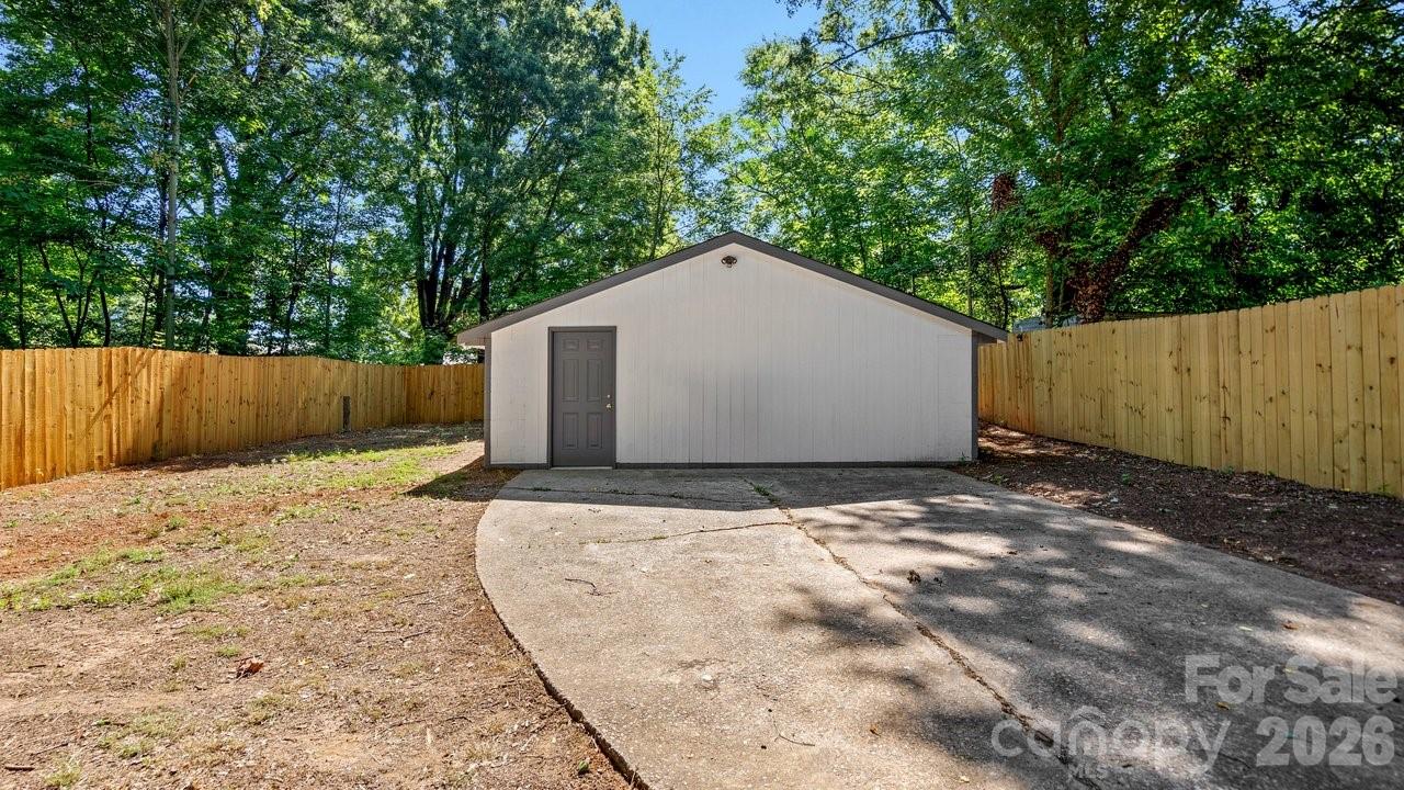 Single Family Residence at 1215 Wilson W Lee Boulevard, Statesville, photo 22 of 22