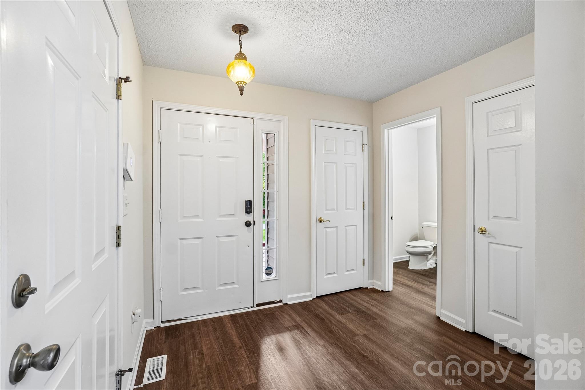 Single Family Residence at 124 Karla Circle, Hendersonville, photo 6 of 36