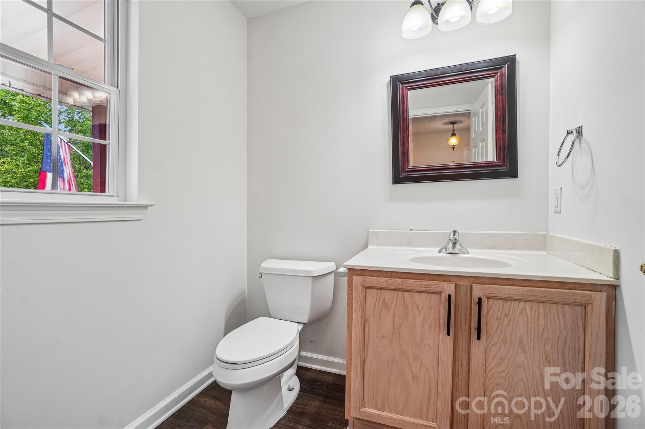 Single Family Residence at 124 Karla Circle, Hendersonville, photo 7 of 36